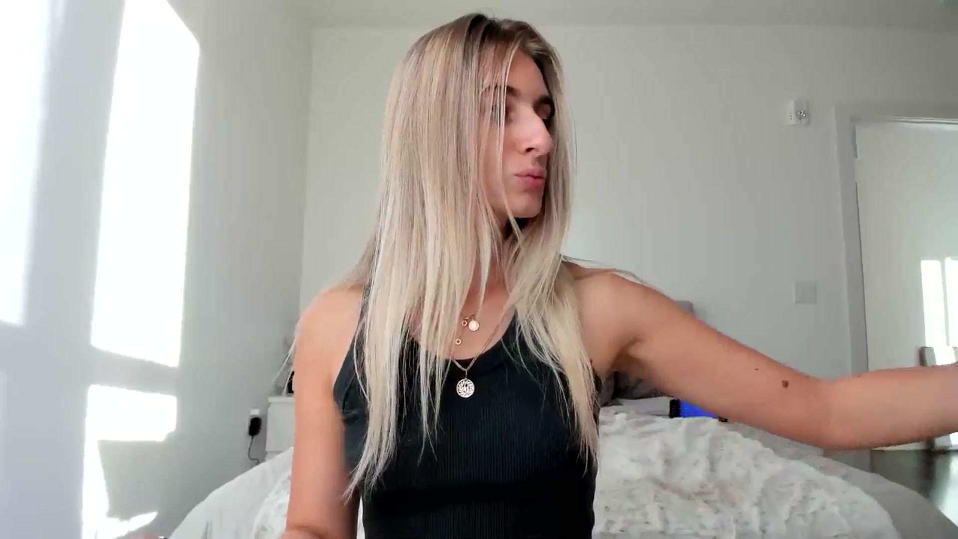 Gallery image thumbnail from Vodka_Queen's myfreecams stream on, 11/15/2024, 24:01 image 20 of 20