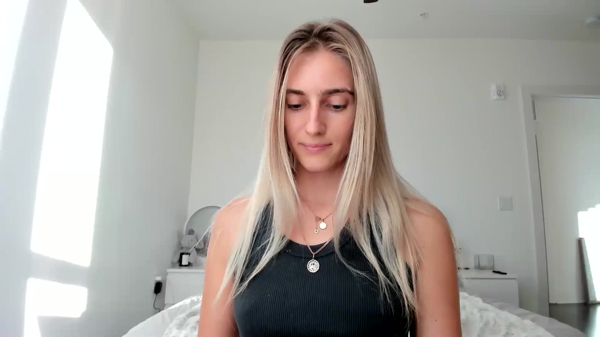 Gallery image thumbnail from Vodka_Queen's myfreecams stream on, 11/15/2024, 24:01 image 12 of 20