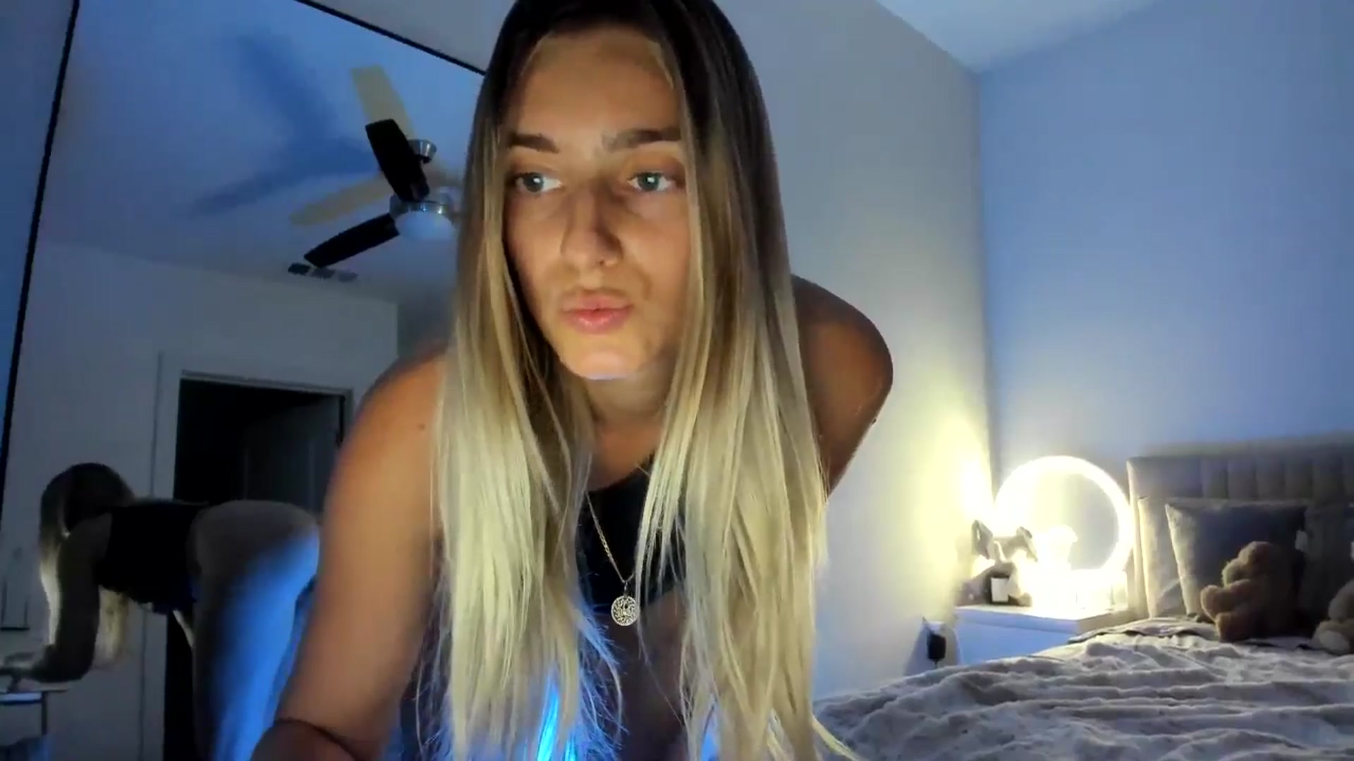 Gallery image thumbnail from Vodka_Queen's myfreecams stream on, 11/15/2024, 01:41 image 17 of 20