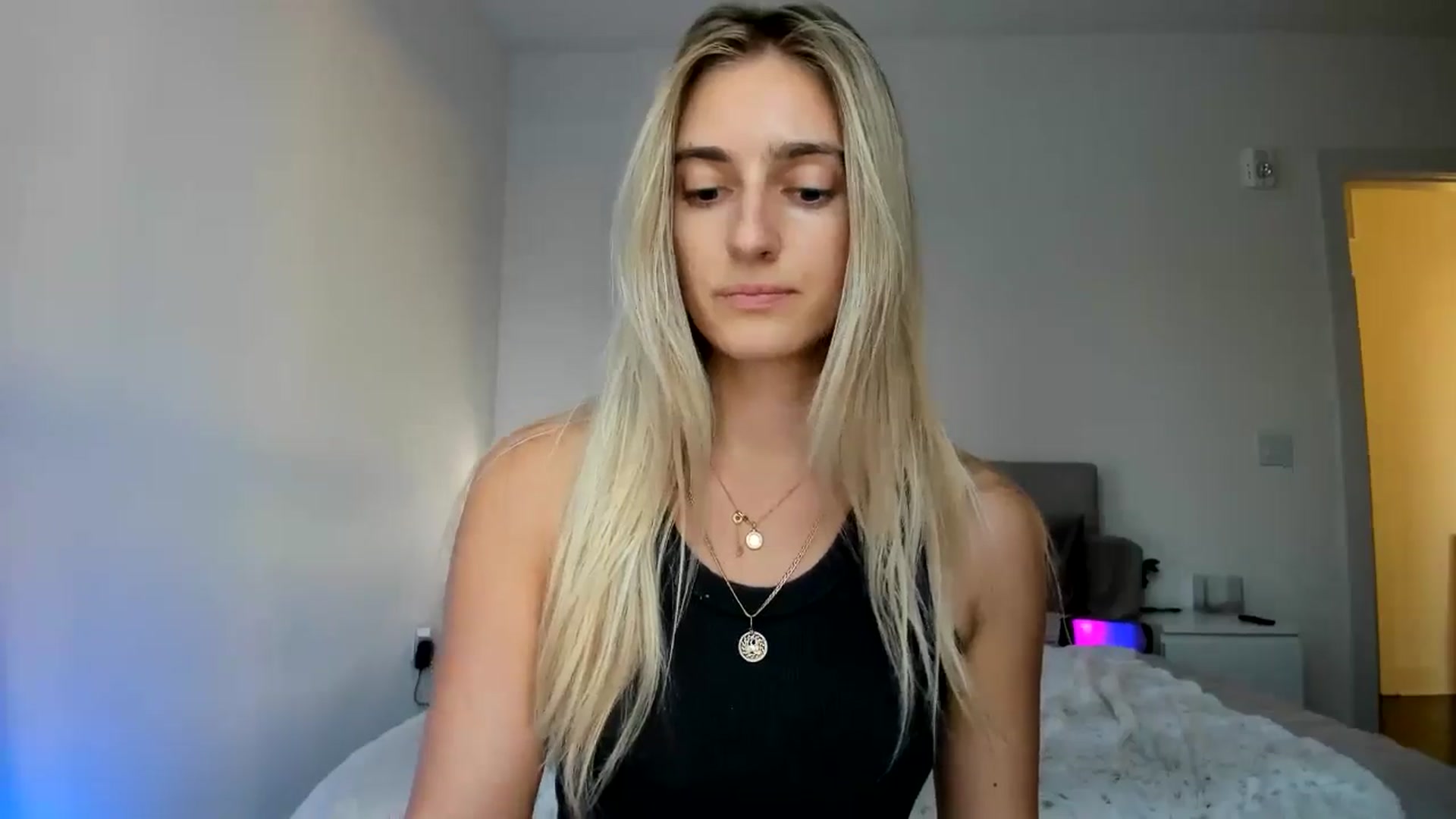 Gallery image thumbnail from Vodka_Queen's myfreecams stream on, 11/15/2024, 01:41 image 5 of 20