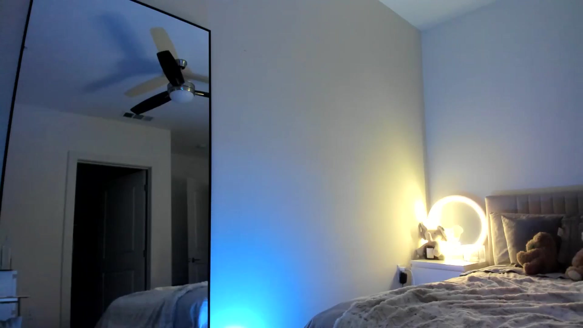 Gallery image thumbnail from Vodka_Queen's myfreecams stream on, 11/15/2024, 01:41 image 19 of 20