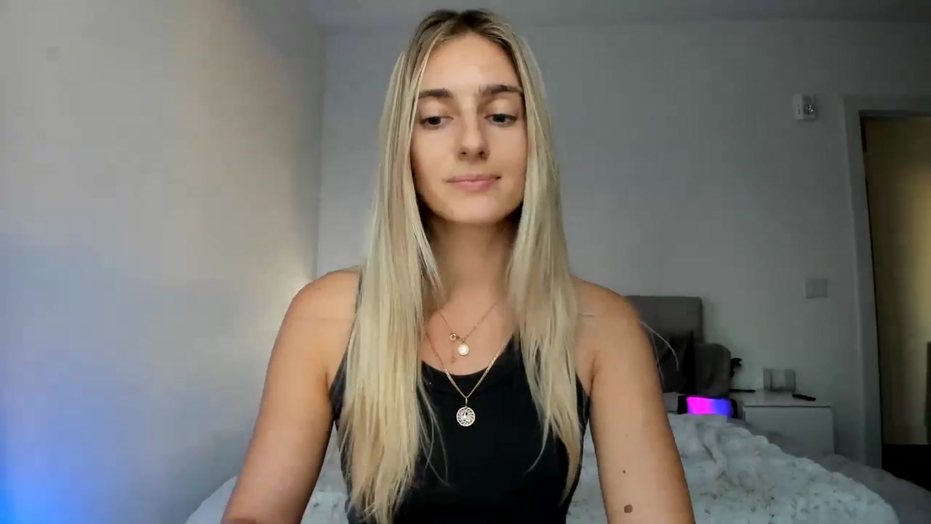 Gallery image thumbnail from Vodka_Queen's myfreecams stream on, 11/15/2024, 01:41 image 6 of 20