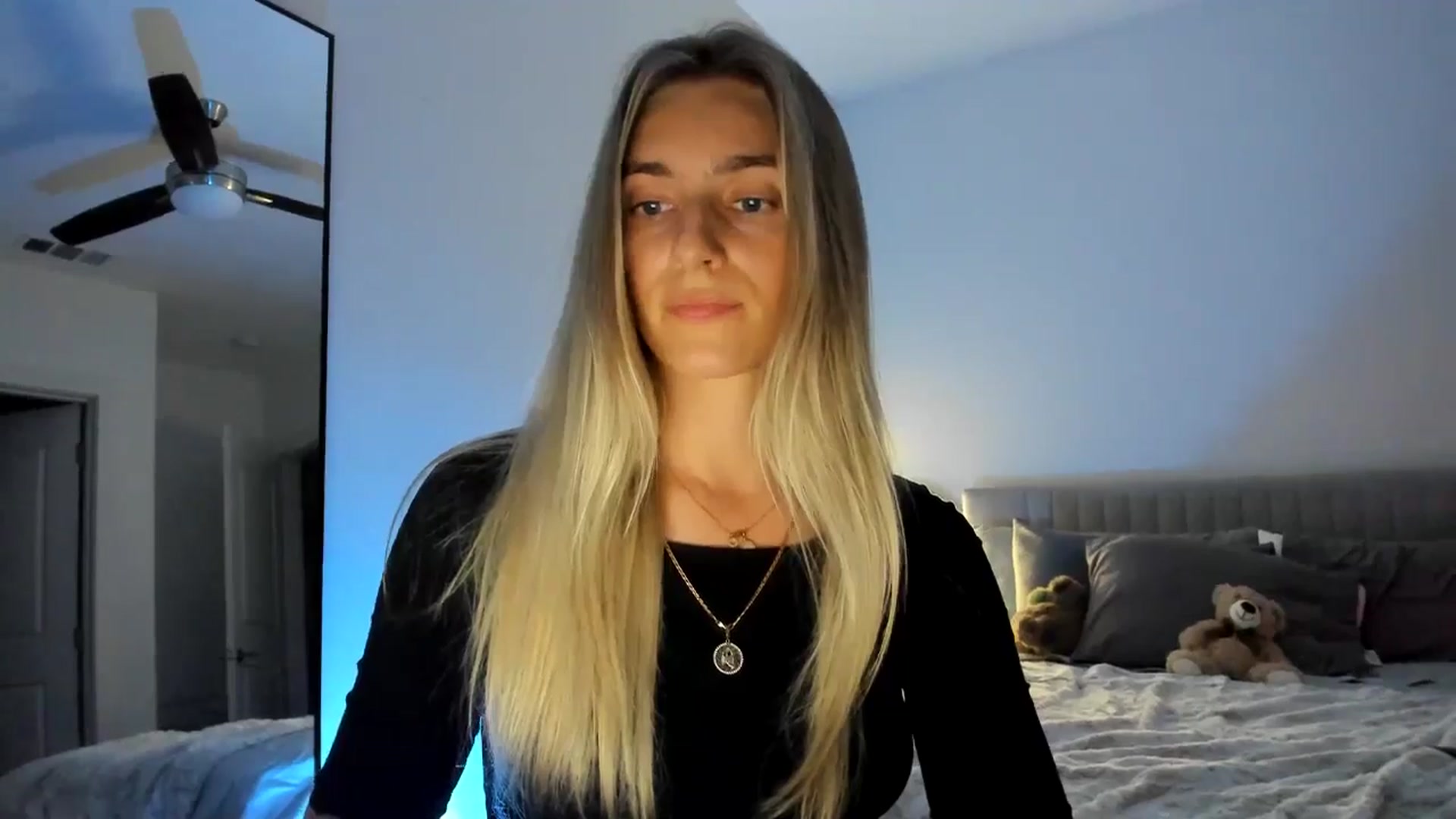 Gallery image thumbnail from Vodka_Queen's myfreecams stream on, 11/17/2024, 09:45 image 5 of 20