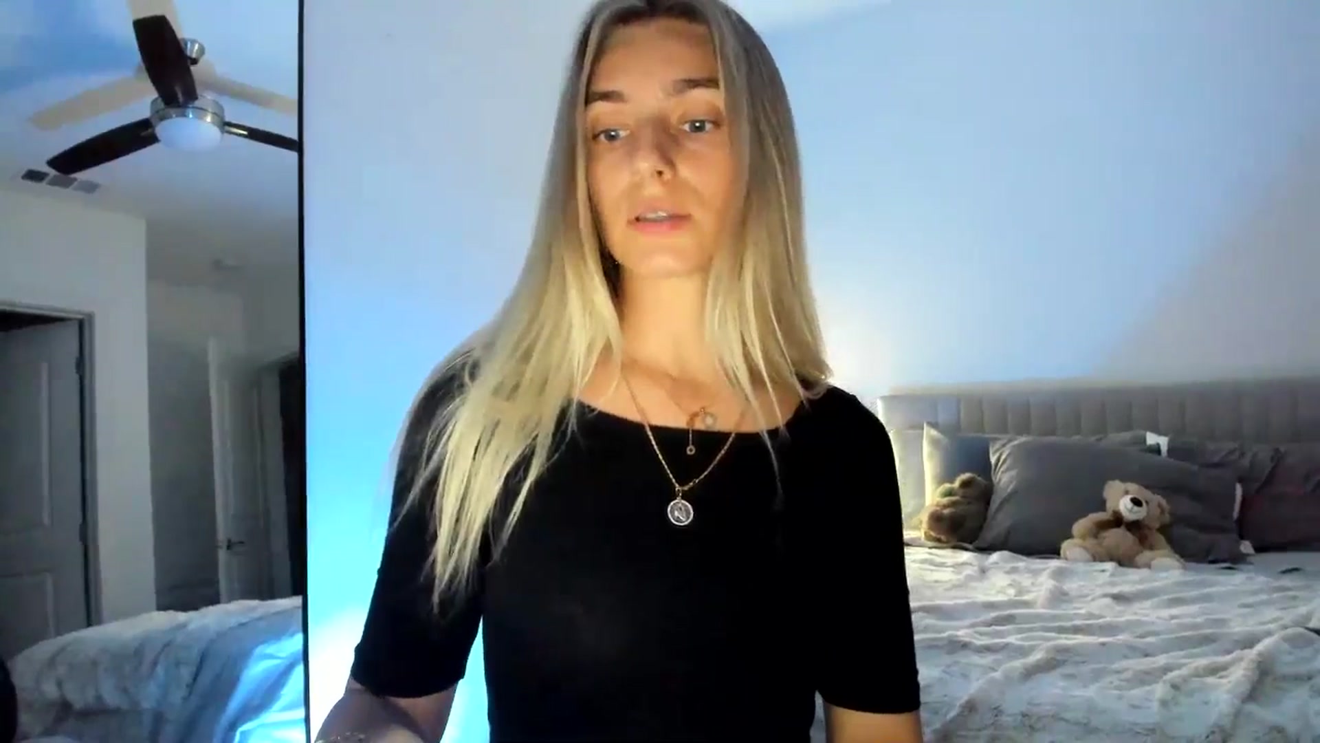 Gallery image thumbnail from Vodka_Queen's myfreecams stream on, 11/17/2024, 09:45 image 6 of 20