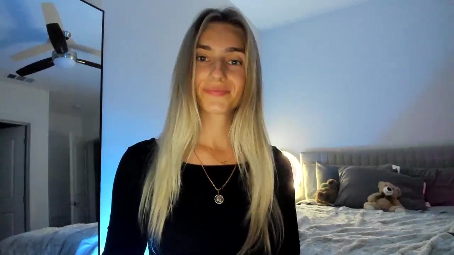 Gallery image thumbnail from Vodka_Queen's myfreecams stream on, 11/17/2024, 09:45 image 4 of 20