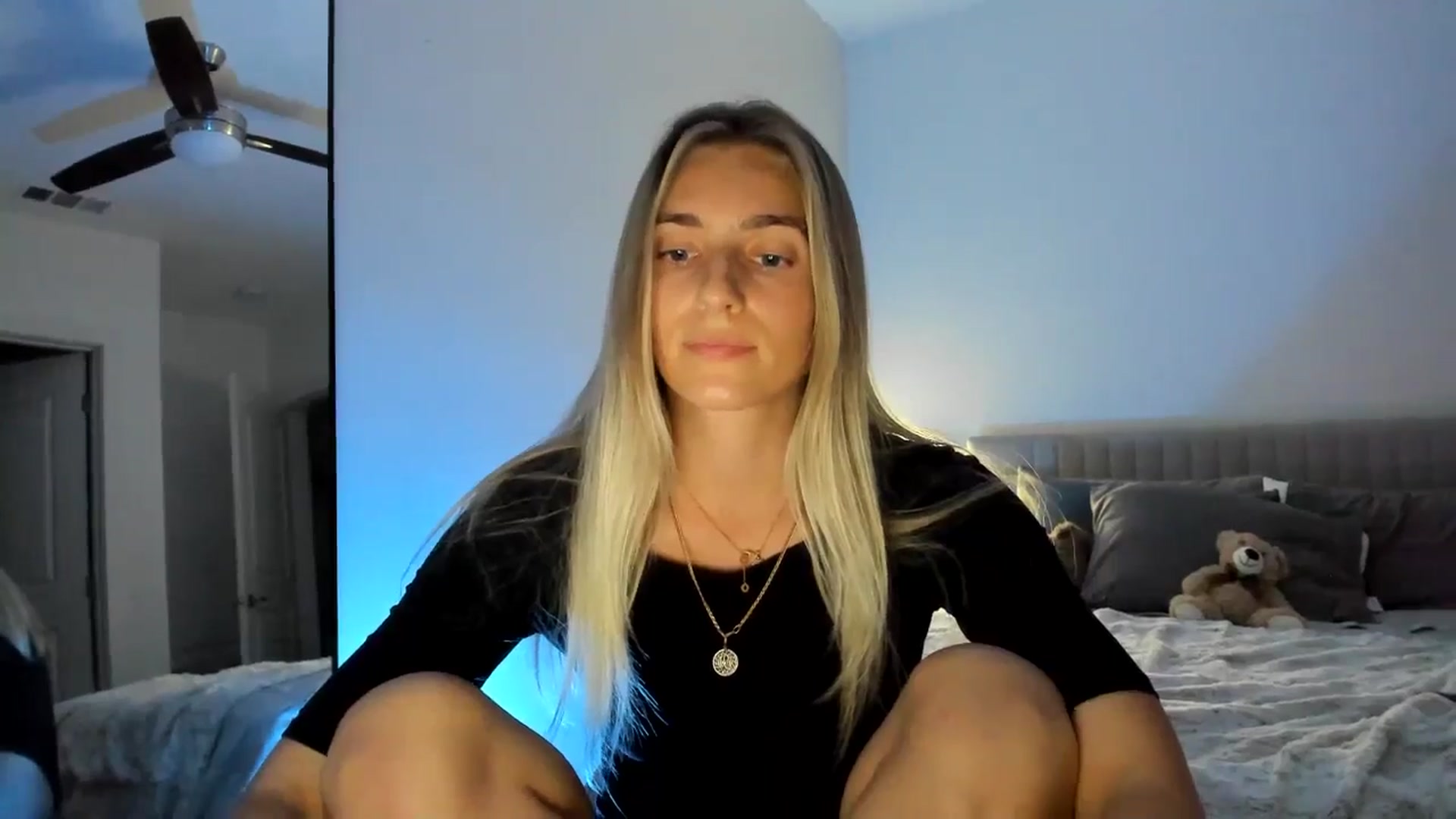 Gallery image thumbnail from Vodka_Queen's myfreecams stream on, 11/17/2024, 09:45 image 8 of 20