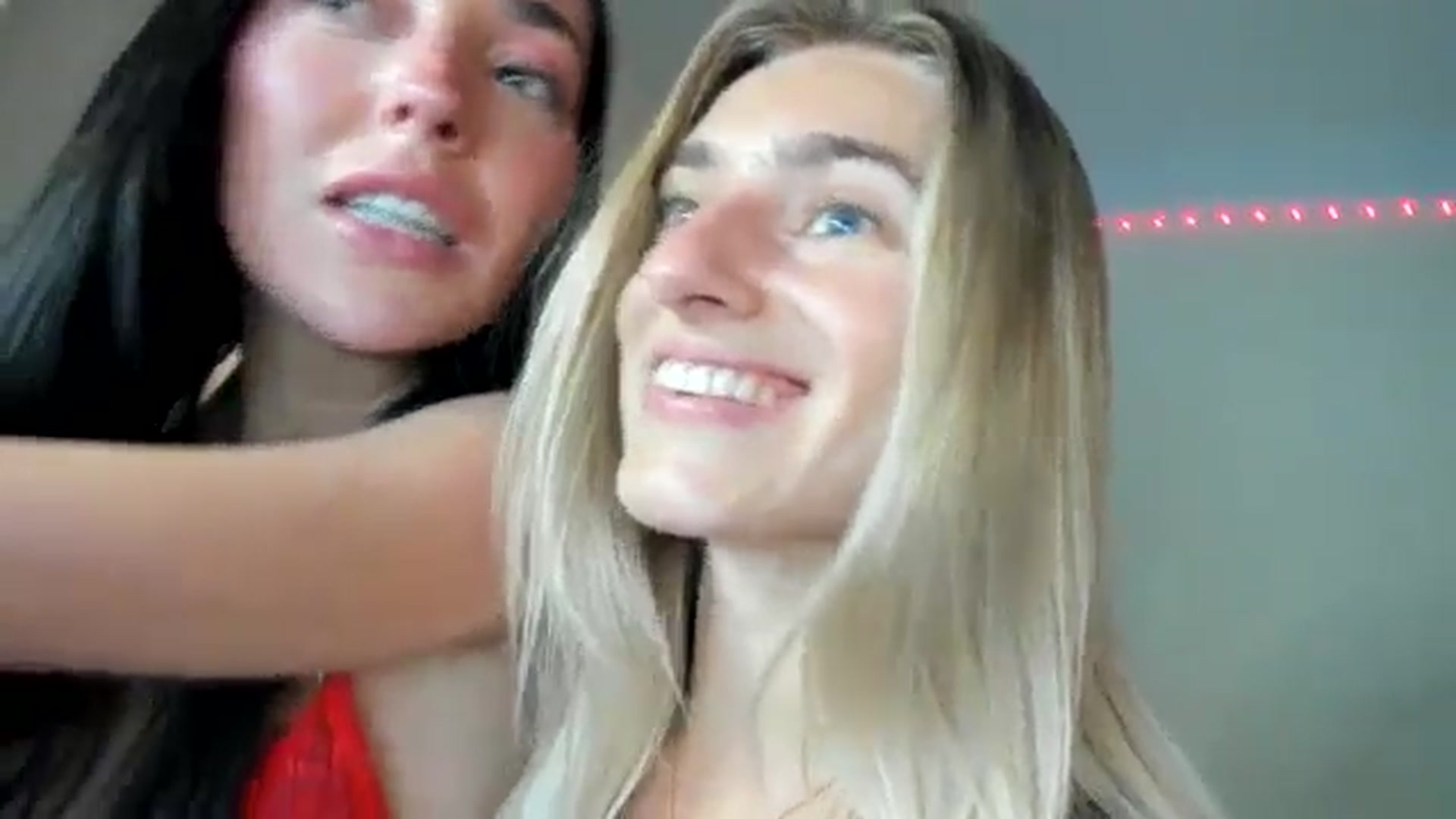 Gallery image thumbnail from Vodka_Queen's myfreecams stream on, 11/18/2024, 05:50 image 6 of 20