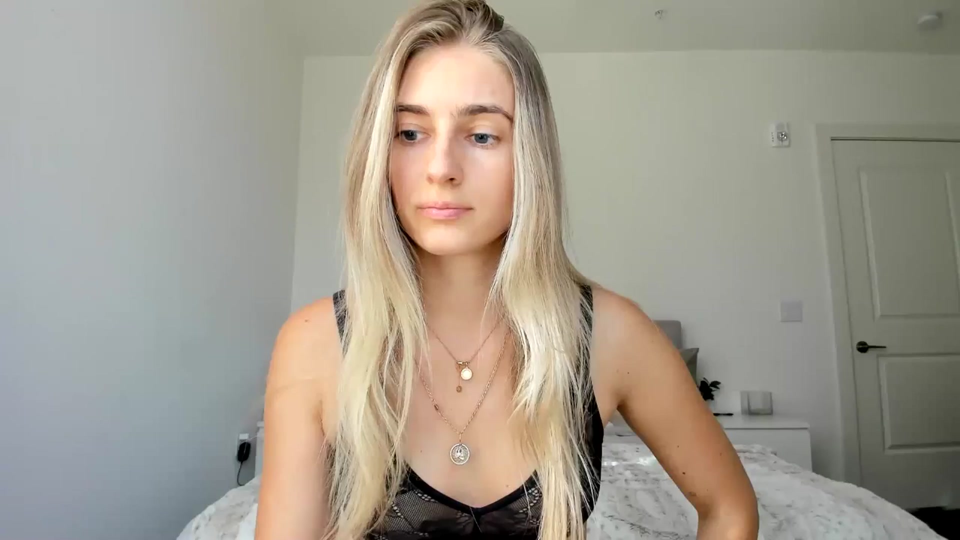 Gallery image thumbnail from Vodka_Queen's myfreecams stream on, 11/21/2024, 22:26 image 10 of 20
