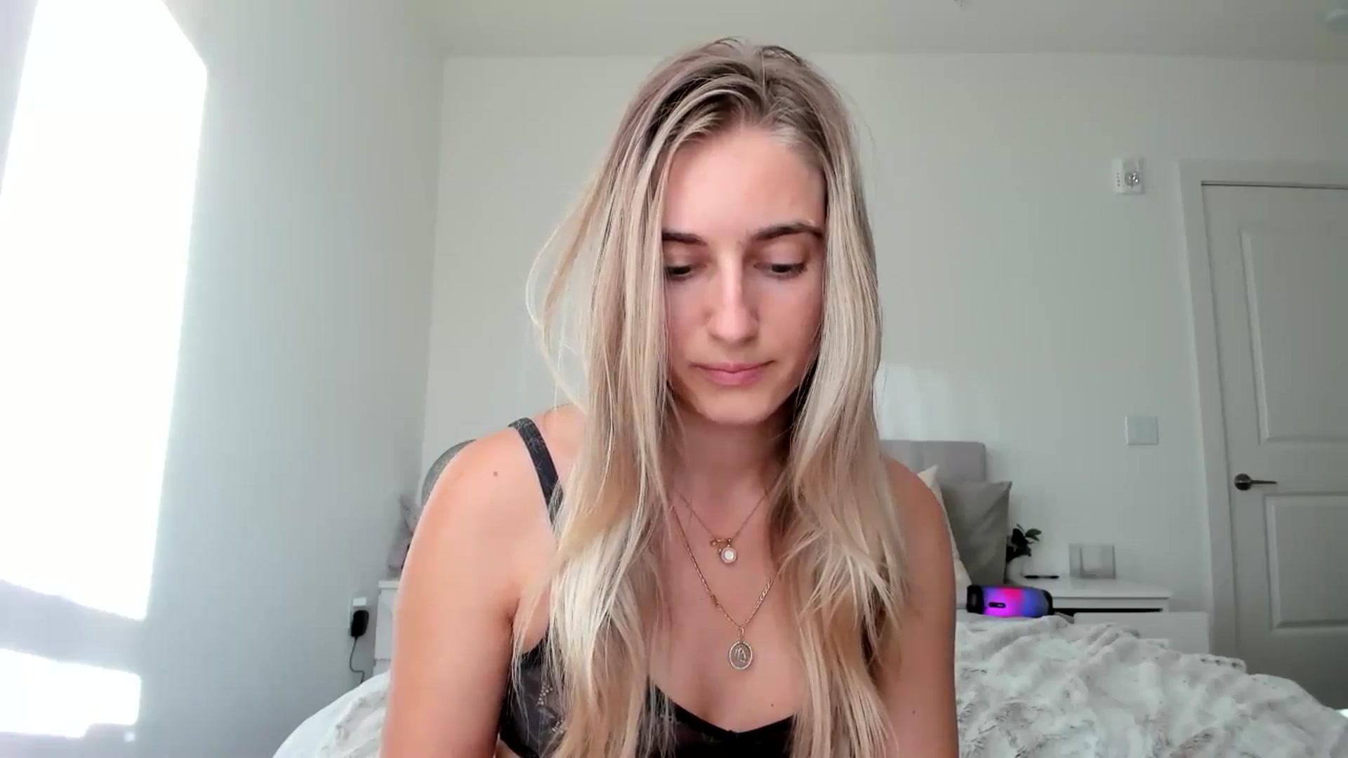 Gallery image thumbnail from Vodka_Queen's myfreecams stream on, 11/22/2024, 24:14 image 3 of 20