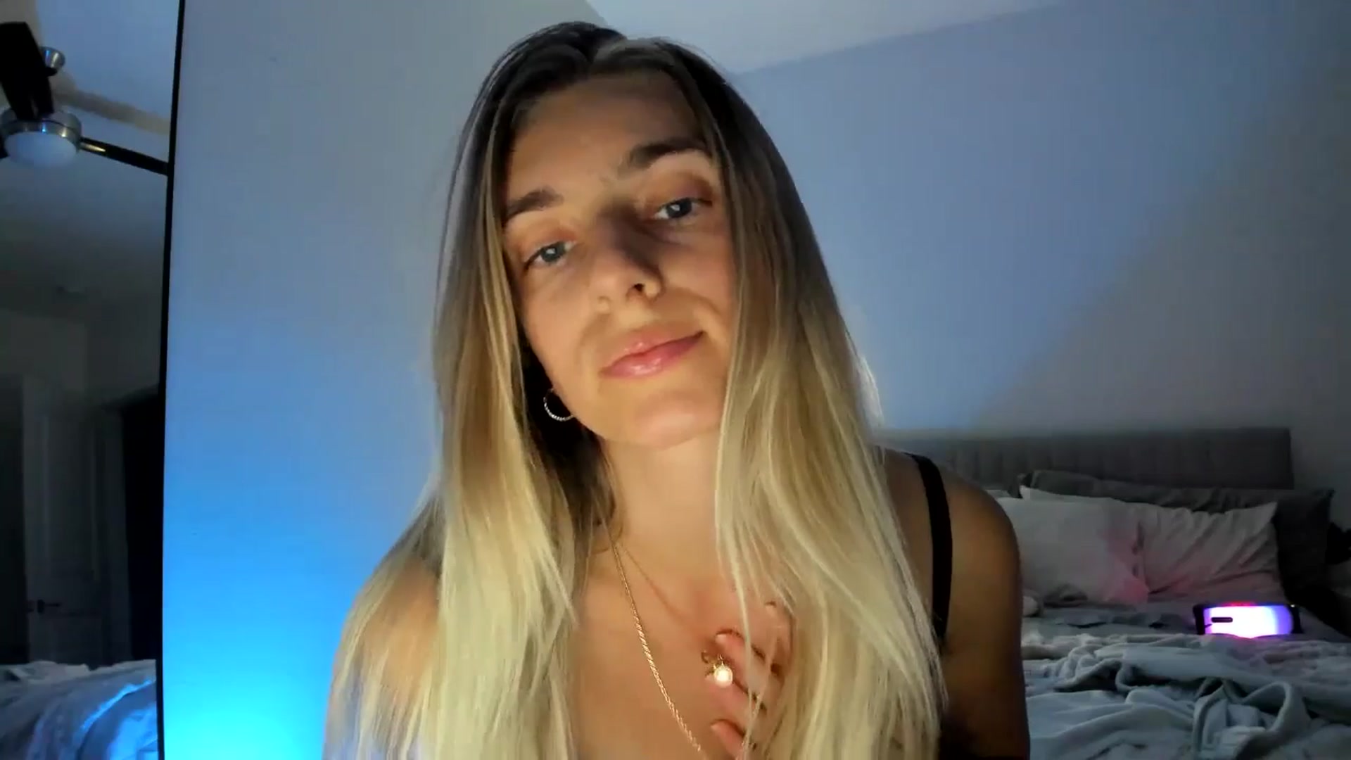 Gallery image thumbnail from Vodka_Queen's myfreecams stream on, 11/24/2024, 07:30 image 12 of 20