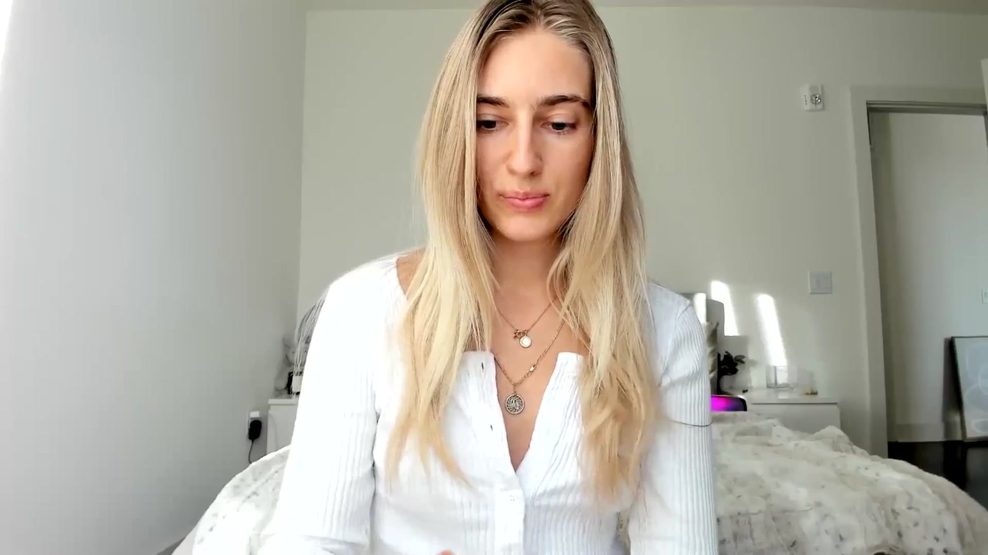 Gallery image thumbnail from Vodka_Queen's myfreecams stream on, 11/24/2024, 23:00 image 18 of 20