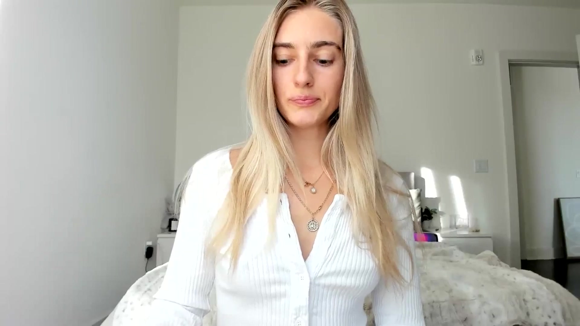 Gallery image thumbnail from Vodka_Queen's myfreecams stream on, 11/24/2024, 23:00 image 15 of 20