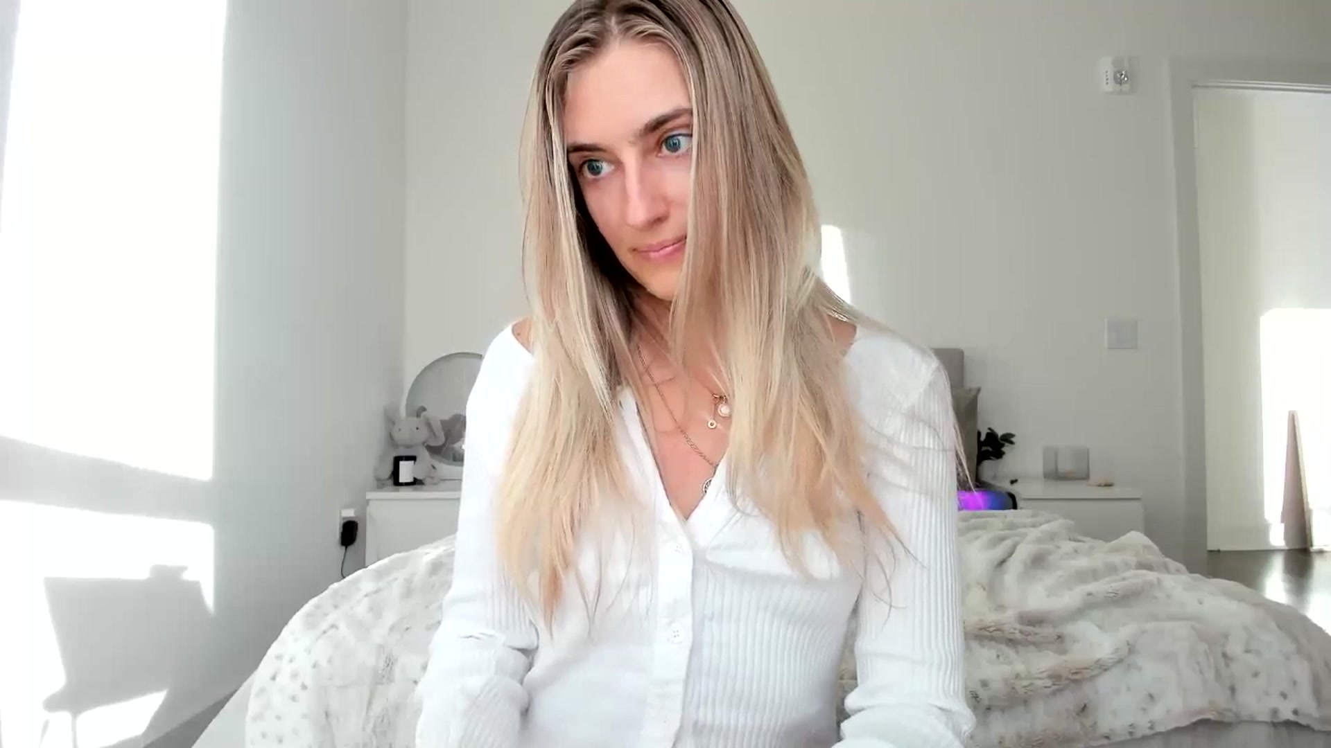 Gallery image thumbnail from Vodka_Queen's myfreecams stream on, 11/24/2024, 23:55 image 18 of 20