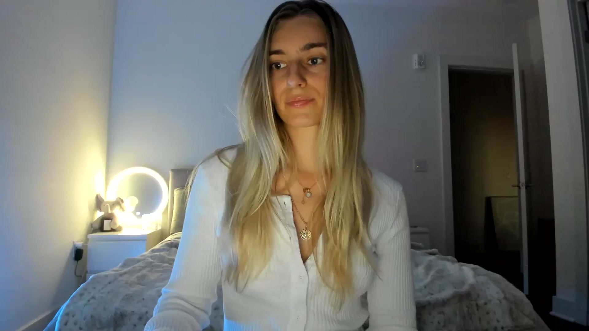 Gallery image thumbnail from Vodka_Queen's myfreecams stream on, 11/25/2024, 01:20 image 2 of 20