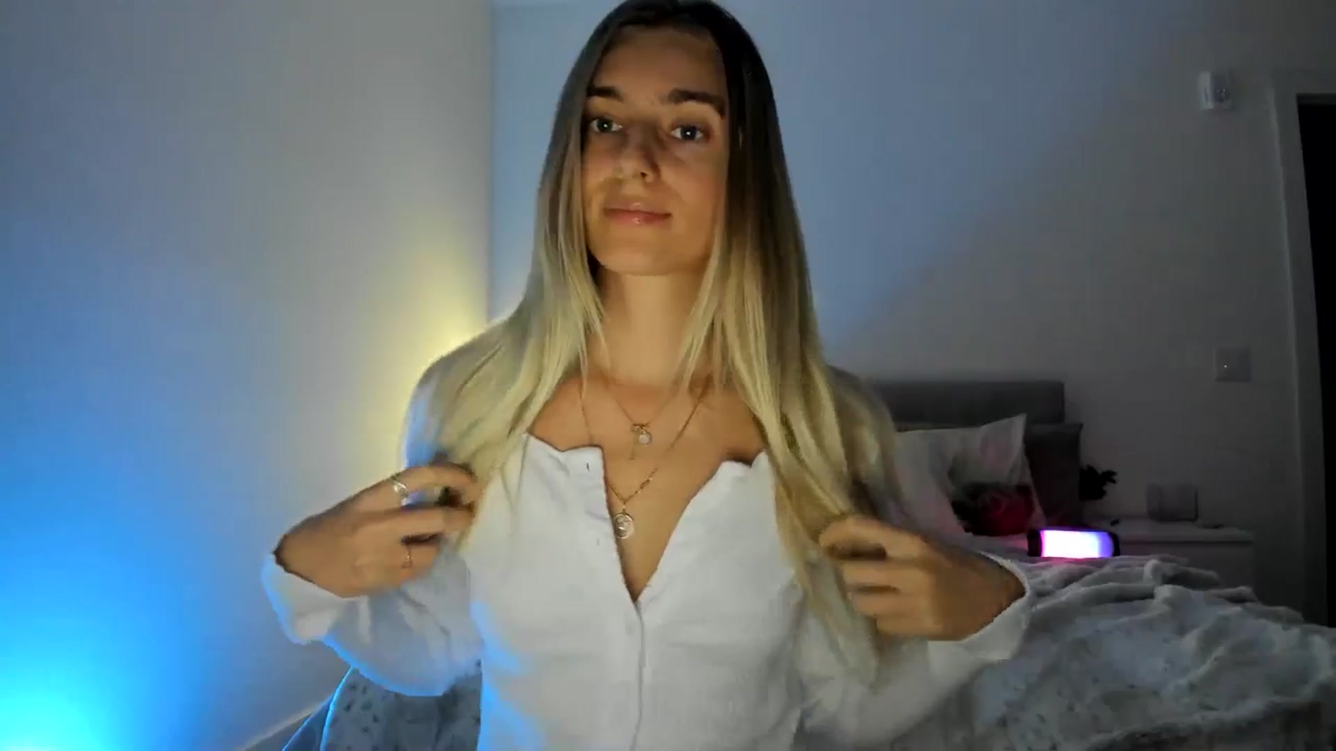 Gallery image thumbnail from Vodka_Queen's myfreecams stream on, 11/25/2024, 01:20 image 12 of 20