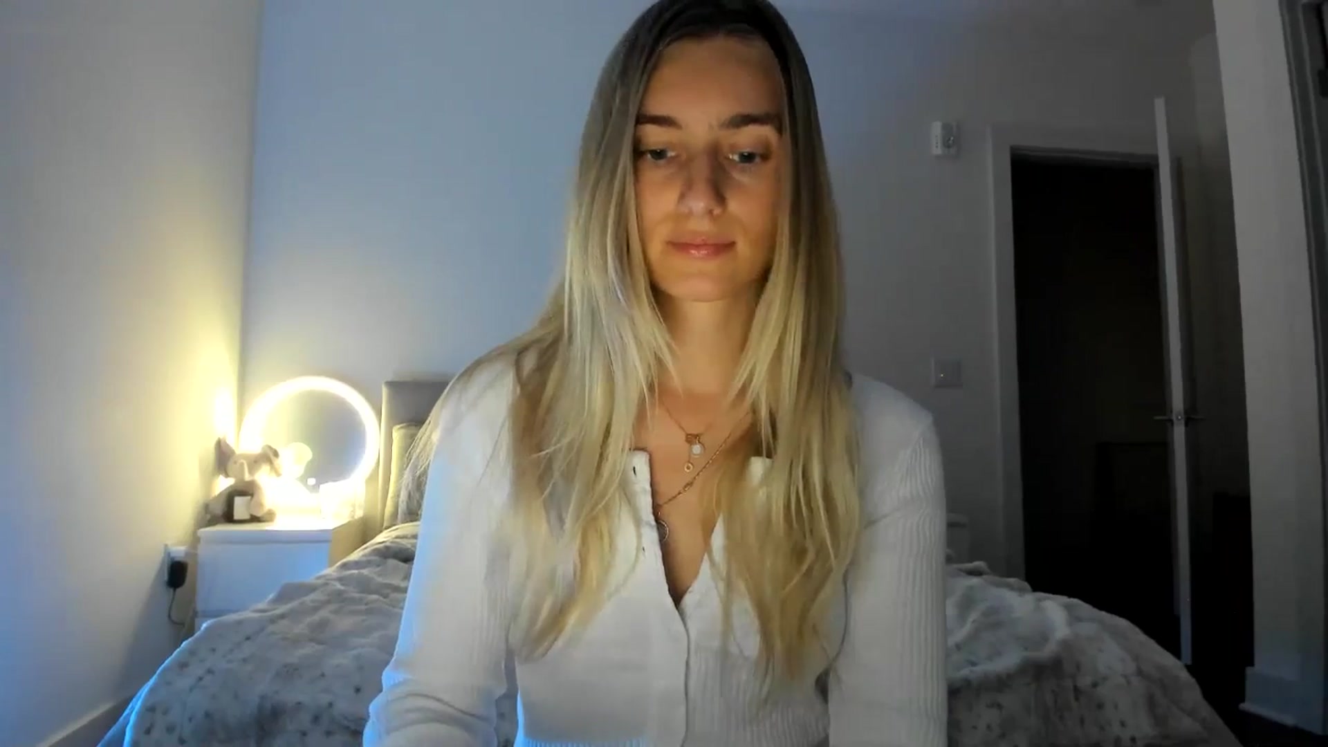 Gallery image thumbnail from Vodka_Queen's myfreecams stream on, 11/25/2024, 01:20 image 10 of 20