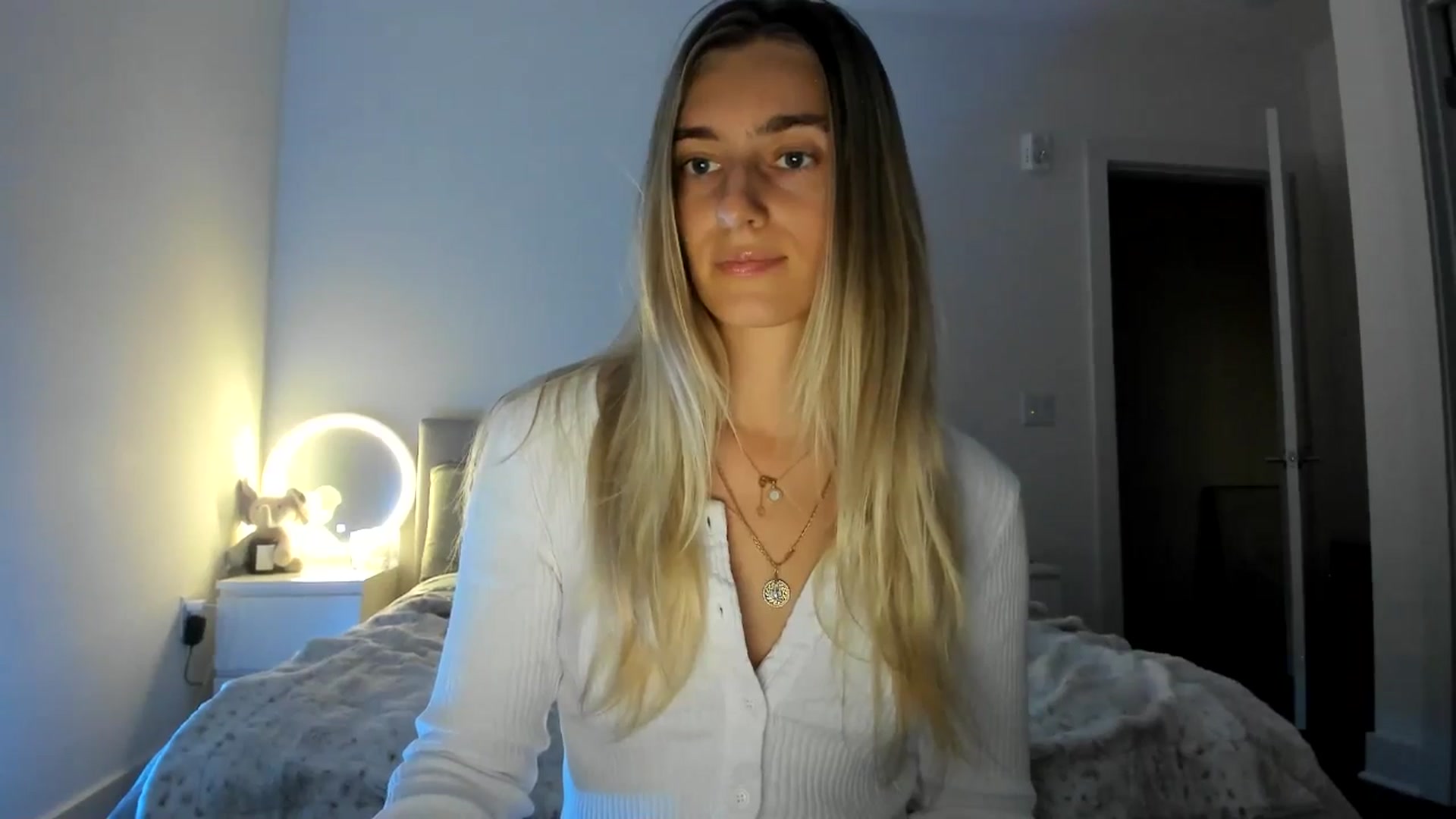Gallery image thumbnail from Vodka_Queen's myfreecams stream on, 11/25/2024, 01:20 image 7 of 20