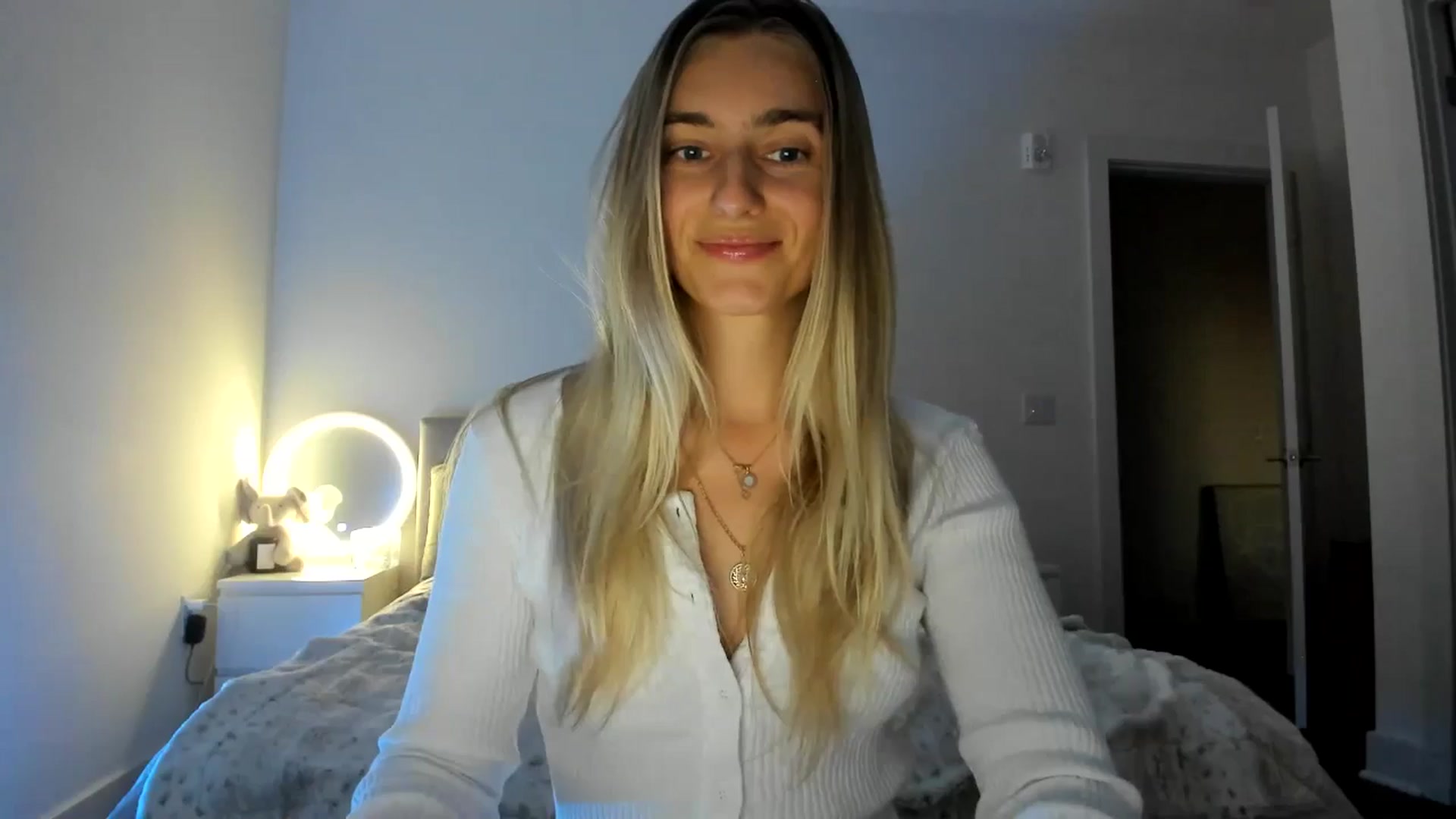 Gallery image thumbnail from Vodka_Queen's myfreecams stream on, 11/25/2024, 01:20 image 3 of 20