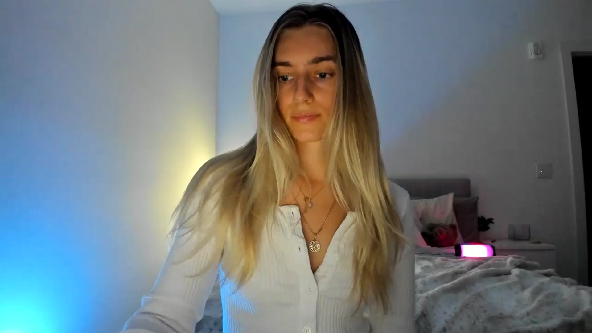 Gallery image thumbnail from Vodka_Queen's myfreecams stream on, 11/25/2024, 01:38 image 19 of 20