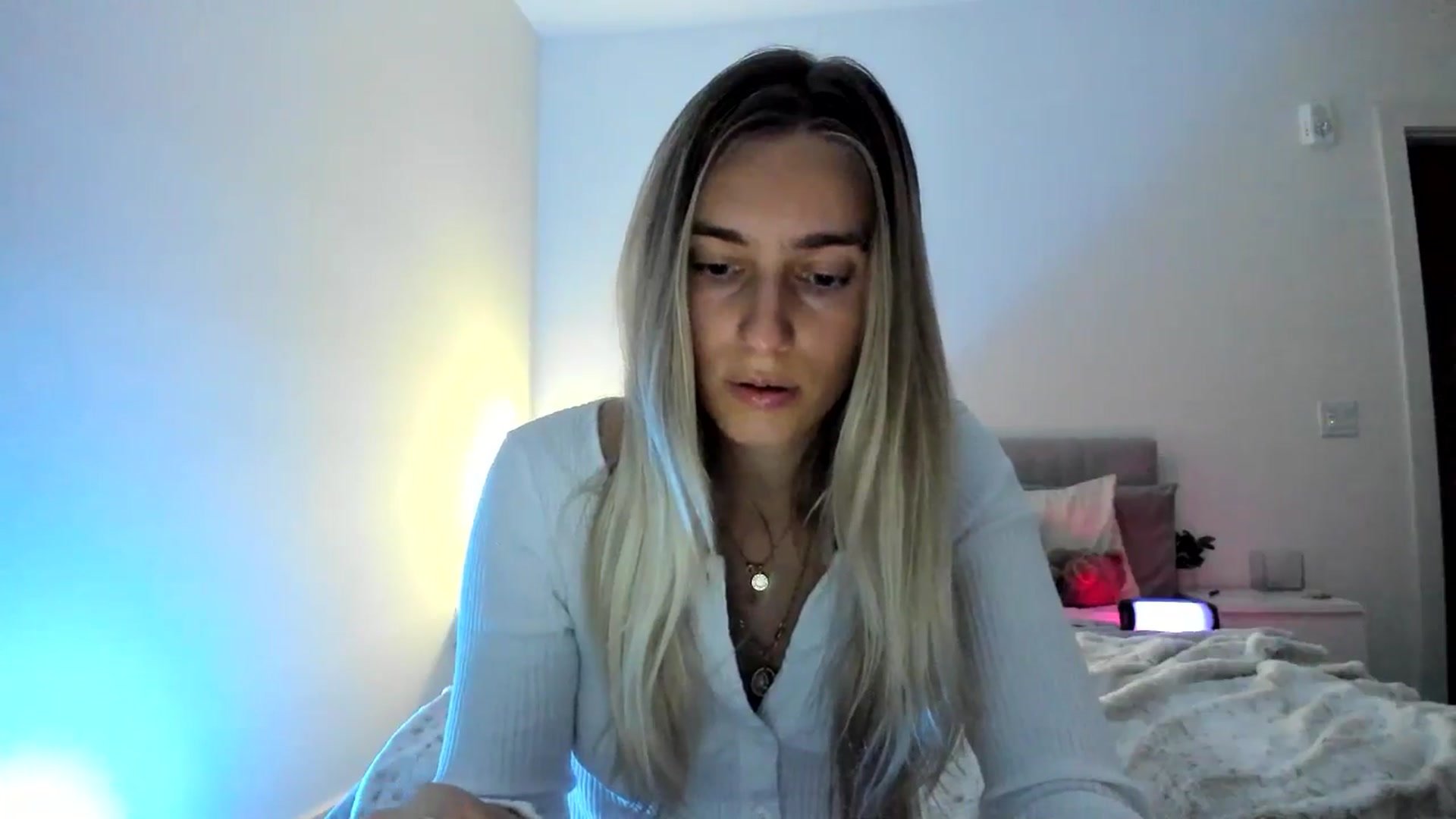 Gallery image thumbnail from Vodka_Queen's myfreecams stream on, 11/25/2024, 01:38 image 10 of 20