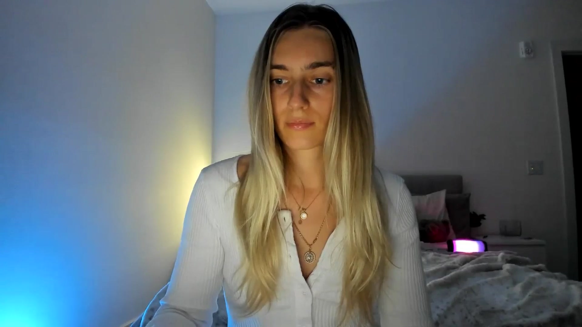 Gallery image thumbnail from Vodka_Queen's myfreecams stream on, 11/25/2024, 01:38 image 13 of 20