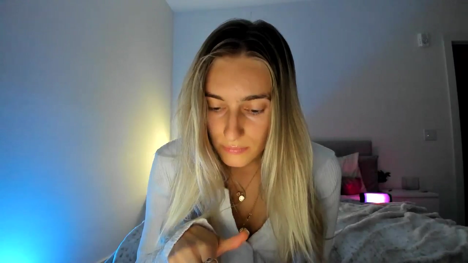 Gallery image thumbnail from Vodka_Queen's myfreecams stream on, 11/25/2024, 01:38 image 4 of 20