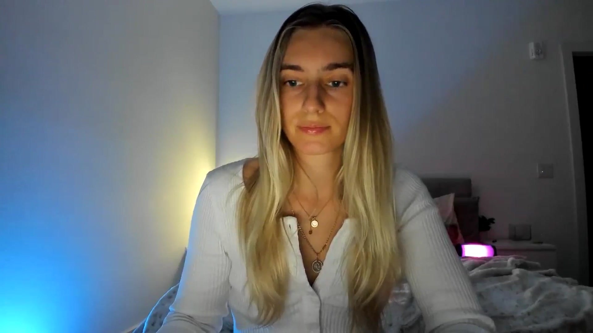 Gallery image thumbnail from Vodka_Queen's myfreecams stream on, 11/25/2024, 01:38 image 6 of 20