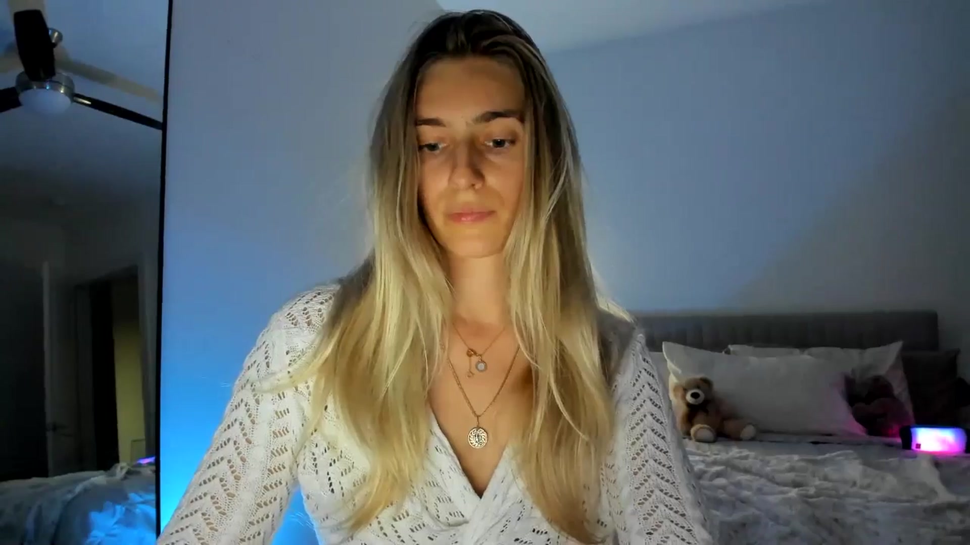 Gallery image thumbnail from Vodka_Queen's myfreecams stream on, 11/26/2024, 01:21 image 17 of 20