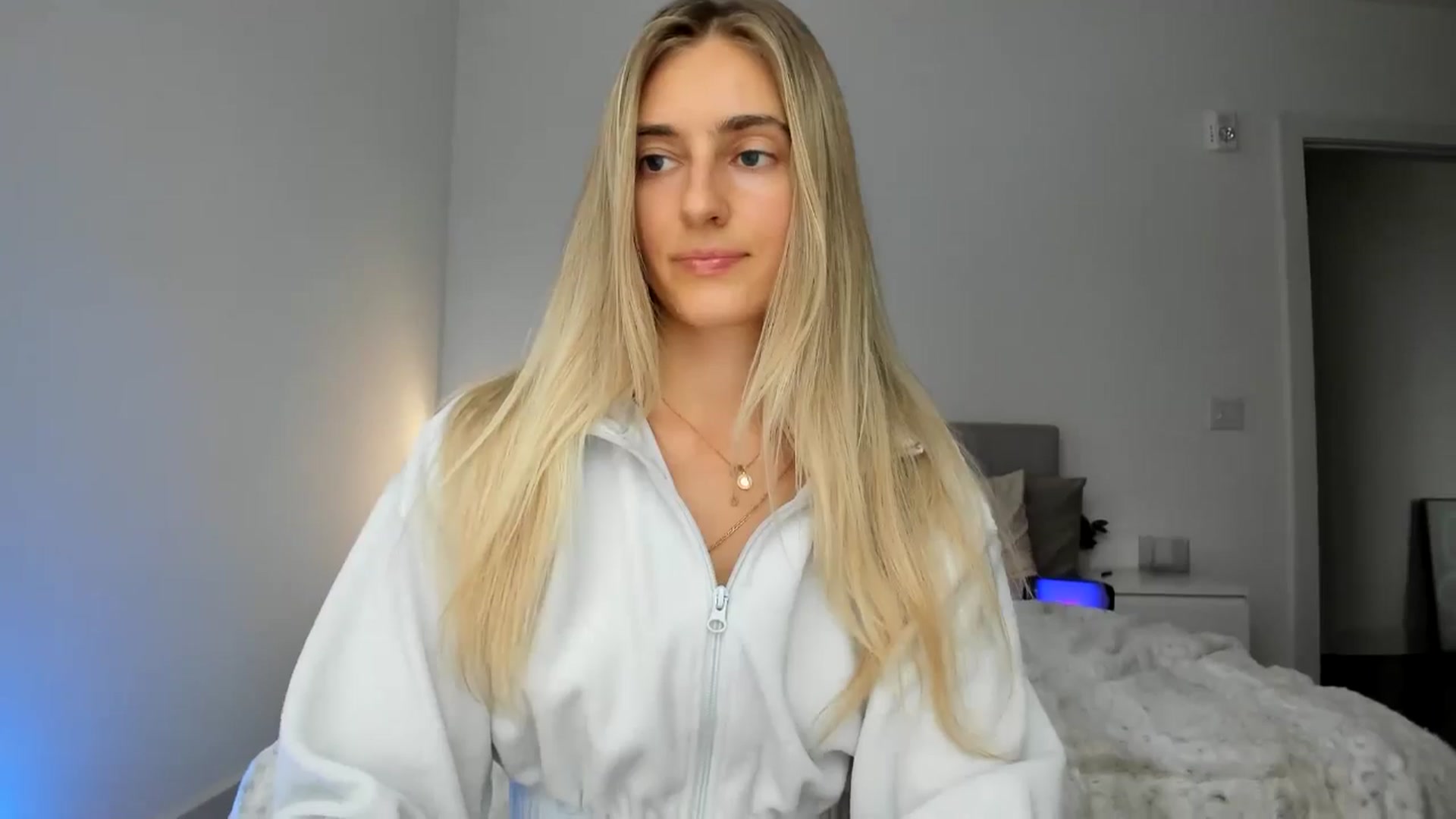 Gallery image thumbnail from Vodka_Queen's myfreecams stream on, 11/27/2024, 24:56 image 8 of 20