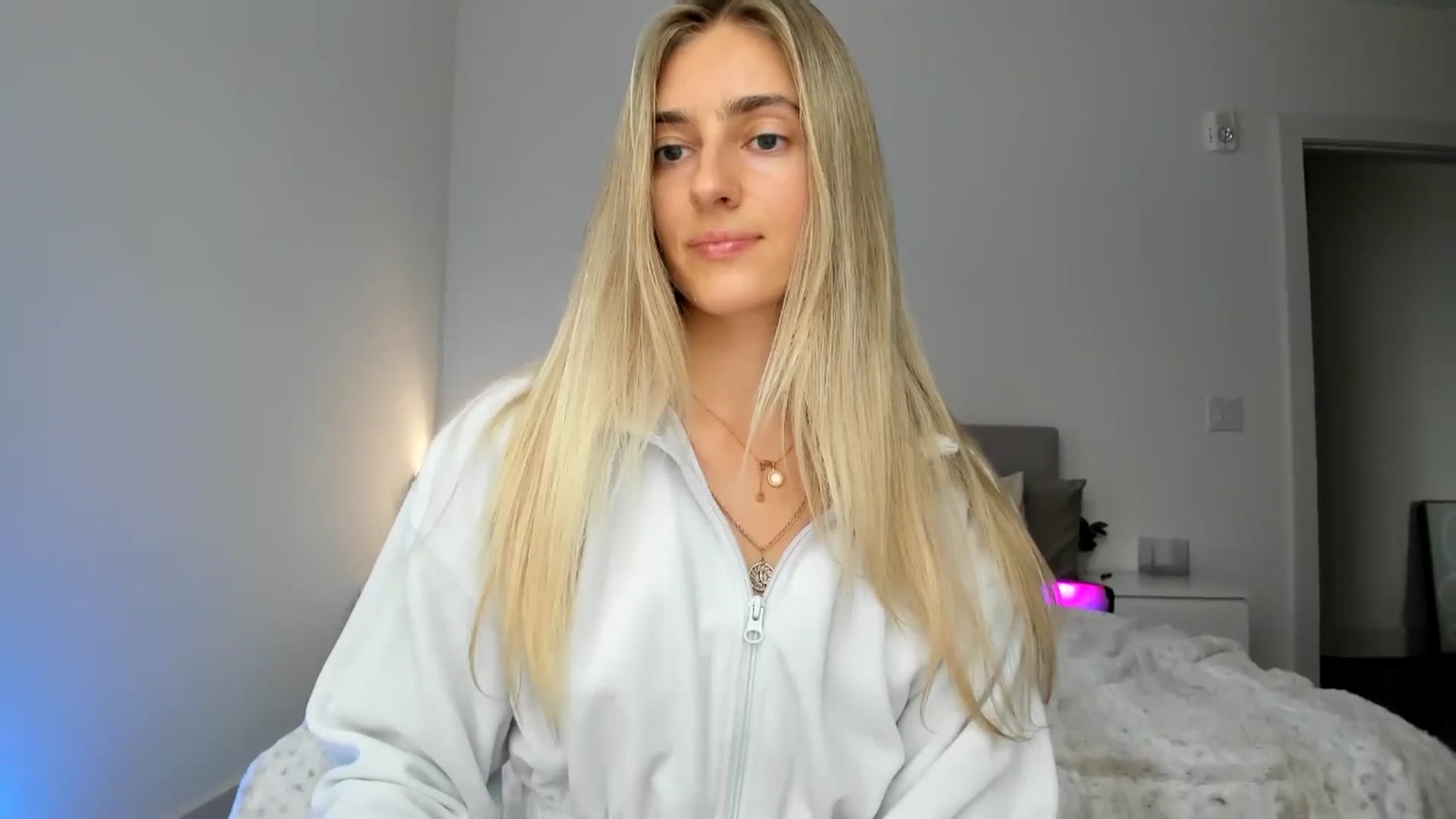 Gallery image thumbnail from Vodka_Queen's myfreecams stream on, 11/27/2024, 24:56 image 7 of 20