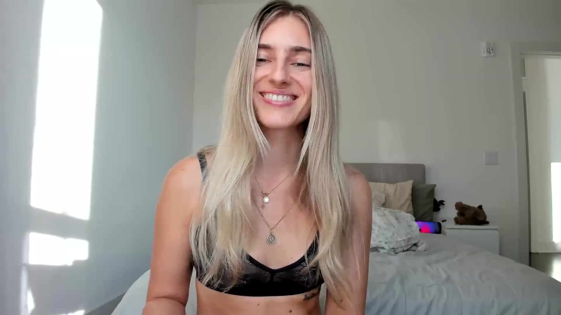 Gallery image thumbnail from Vodka_Queen's myfreecams stream on, 11/27/2024, 23:58 image 14 of 20