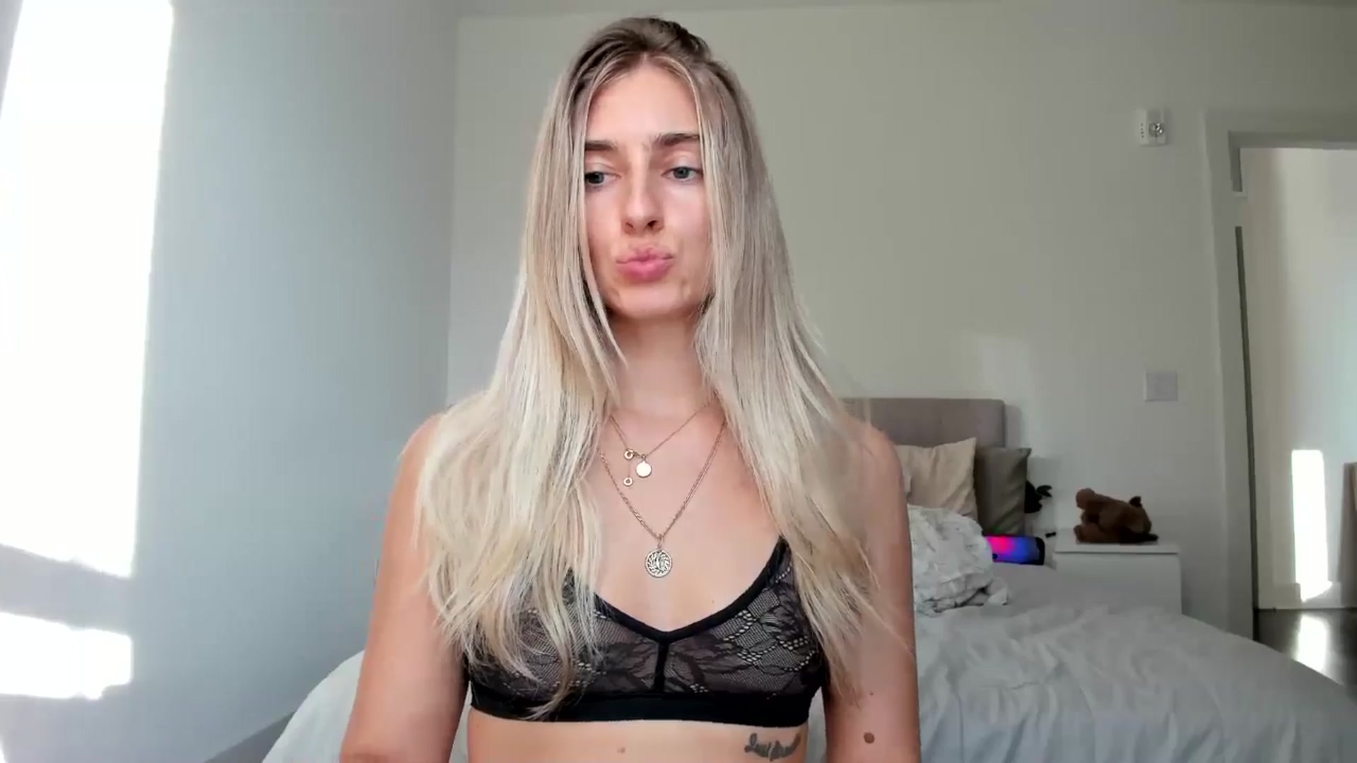 Gallery image thumbnail from Vodka_Queen's myfreecams stream on, 11/27/2024, 23:58 image 9 of 20
