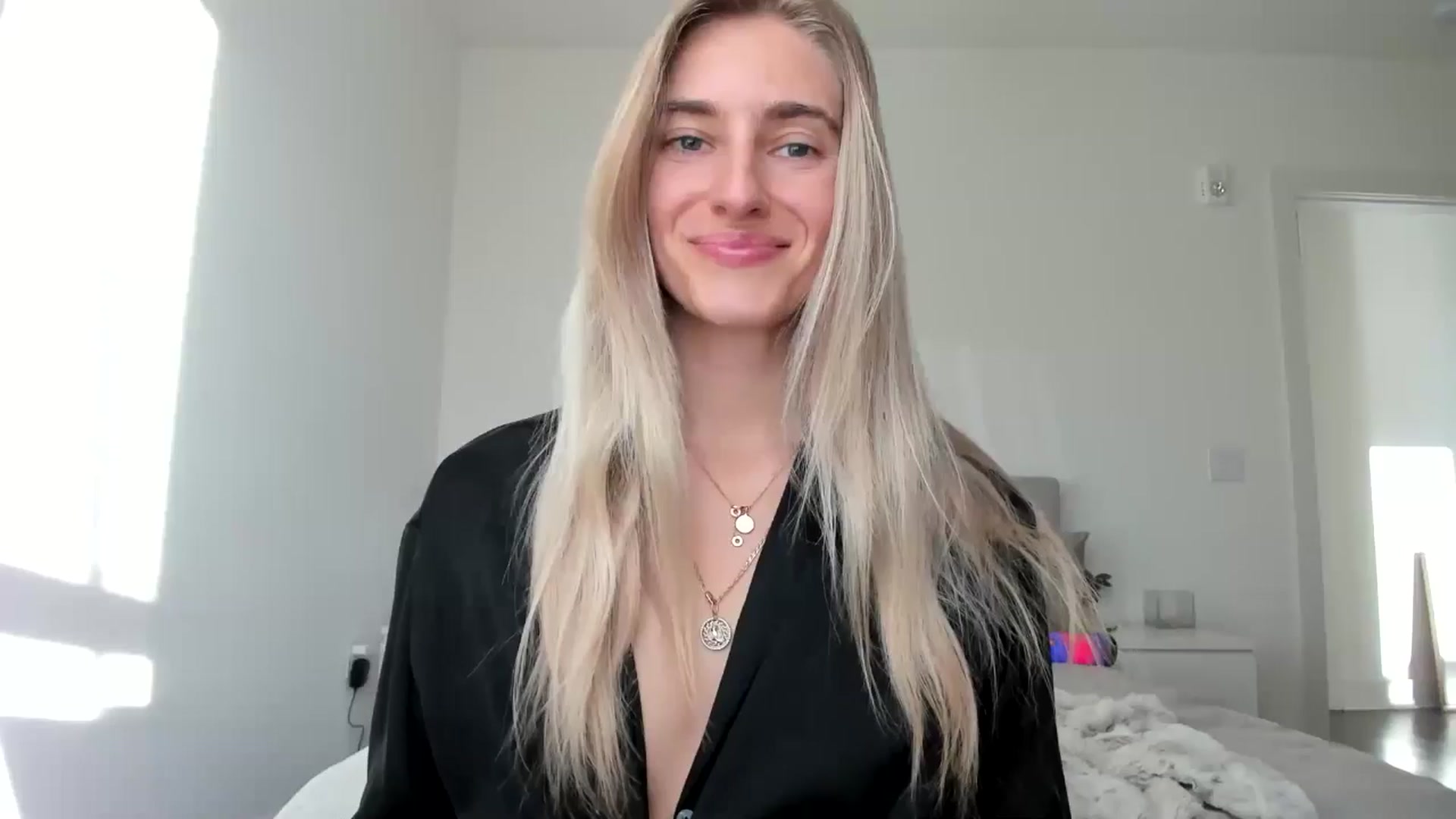 Gallery image thumbnail from Vodka_Queen's myfreecams stream on, 12/02/2024, 24:03 image 15 of 20