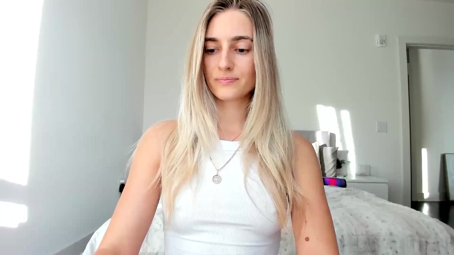Gallery image thumbnail from Vodka_Queen's myfreecams stream on, 12/03/2024, 24:13 image 10 of 20