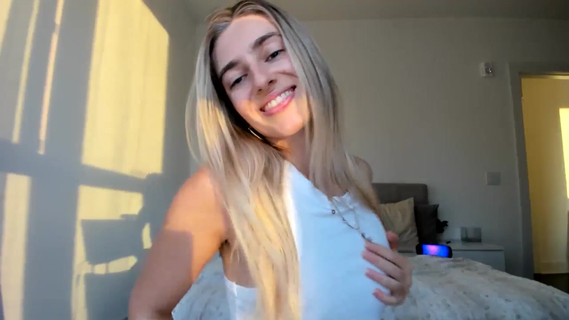 Gallery image thumbnail from Vodka_Queen's myfreecams stream on, 12/03/2024, 24:47 image 10 of 20