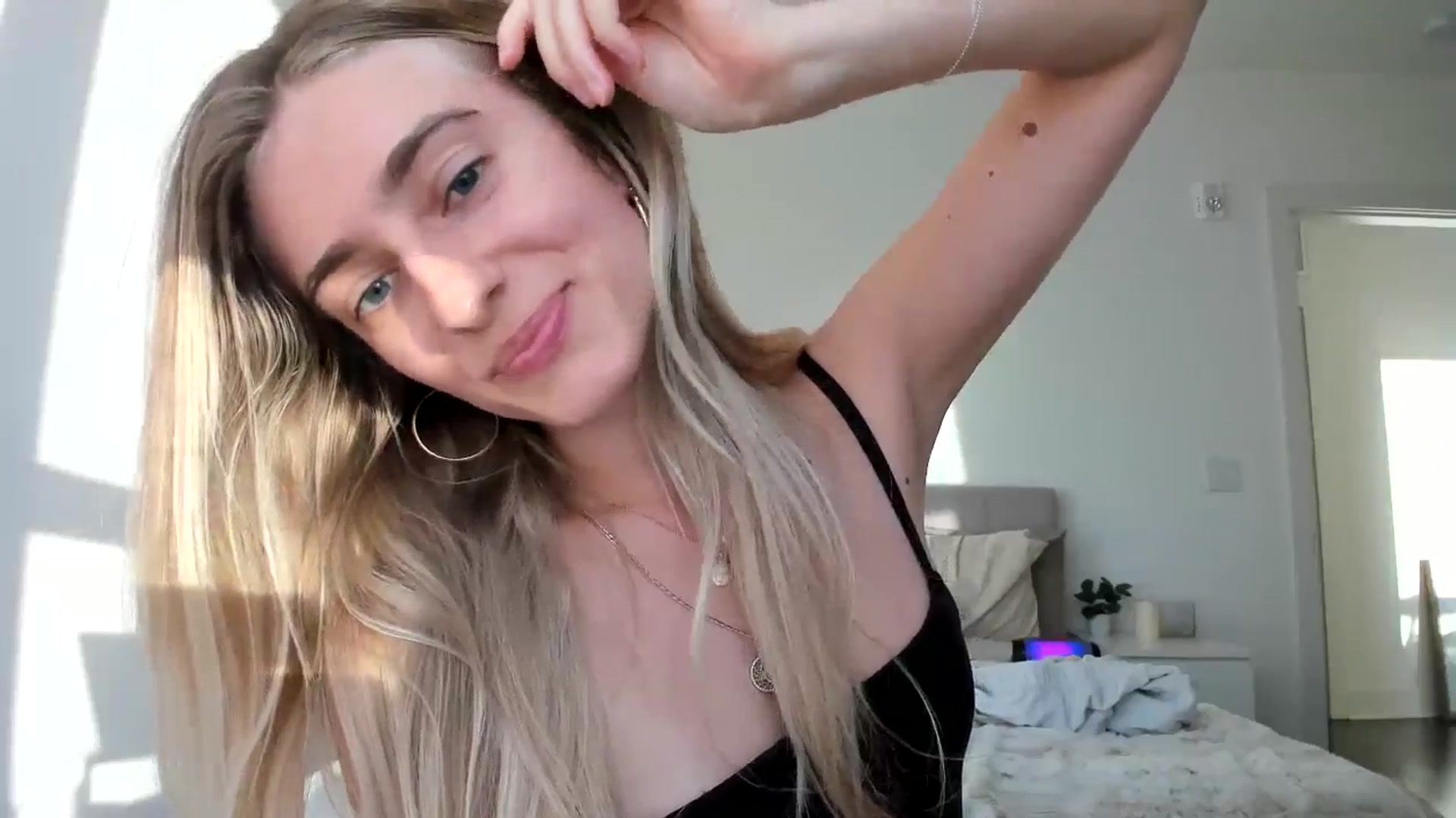 Gallery image thumbnail from Vodka_Queen's myfreecams stream on, 12/16/2024, 01:38 image 5 of 20