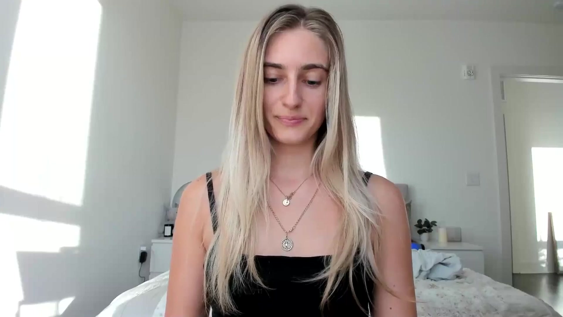 Gallery image thumbnail from Vodka_Queen's myfreecams stream on, 12/16/2024, 01:38 image 3 of 20