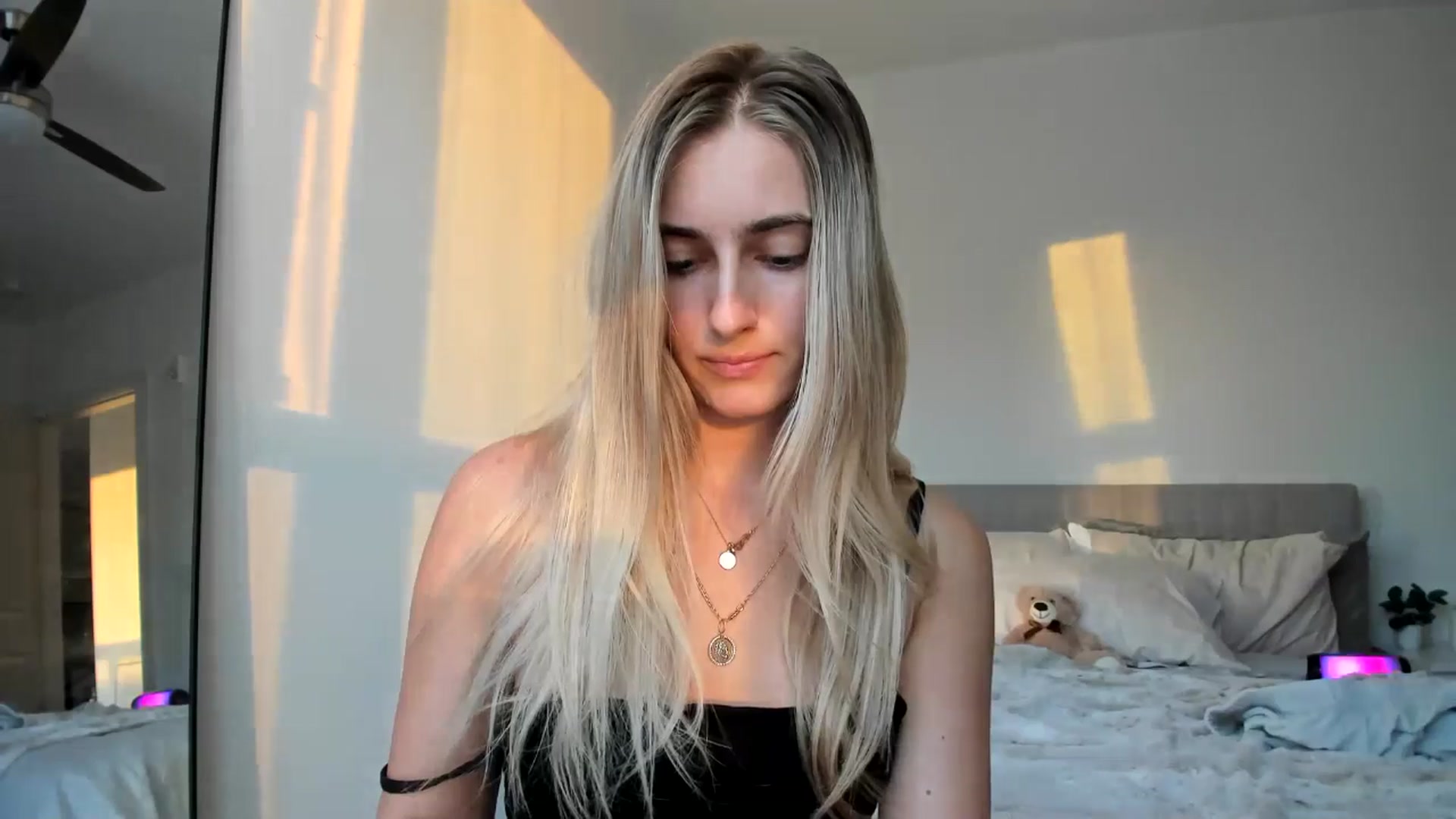 Gallery image thumbnail from Vodka_Queen's myfreecams stream on, 12/16/2024, 01:38 image 9 of 20