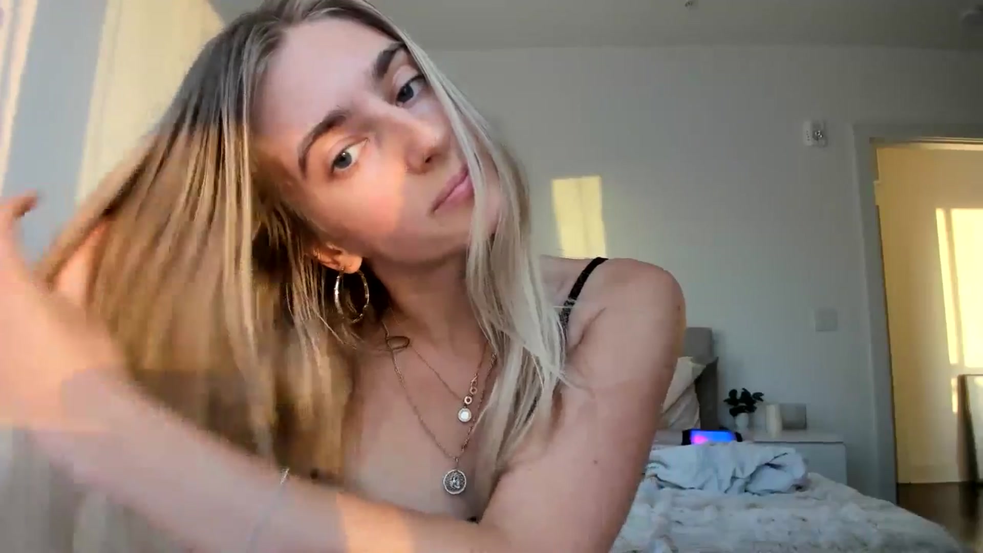 Gallery image thumbnail from Vodka_Queen's myfreecams stream on, 12/16/2024, 01:38 image 8 of 20