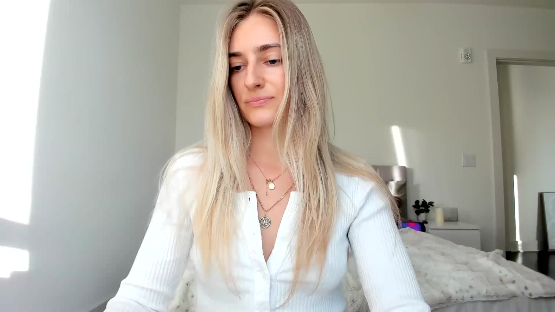 Gallery image thumbnail from Vodka_Queen's myfreecams stream on, 12/18/2024, 01:04 image 3 of 20