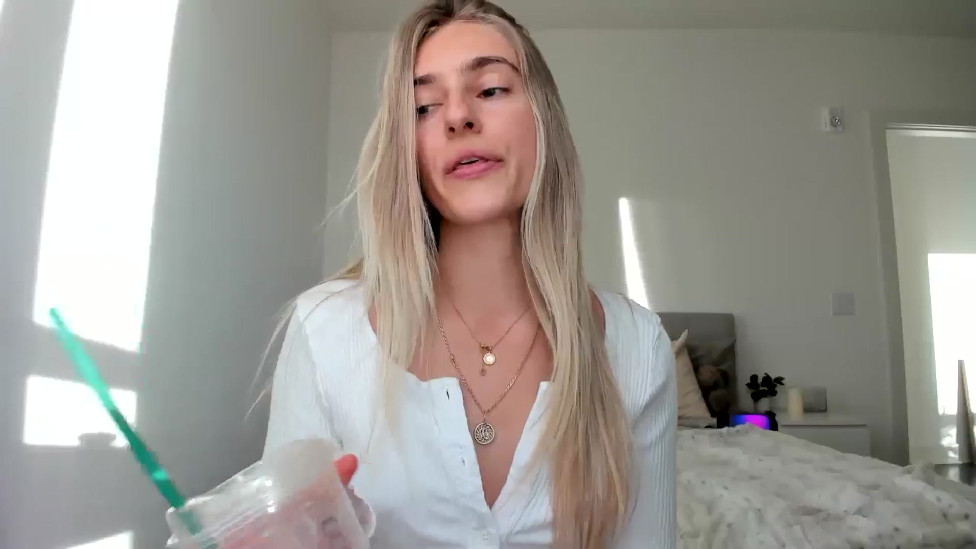 Gallery image thumbnail from Vodka_Queen's myfreecams stream on, 12/18/2024, 01:04 image 9 of 20