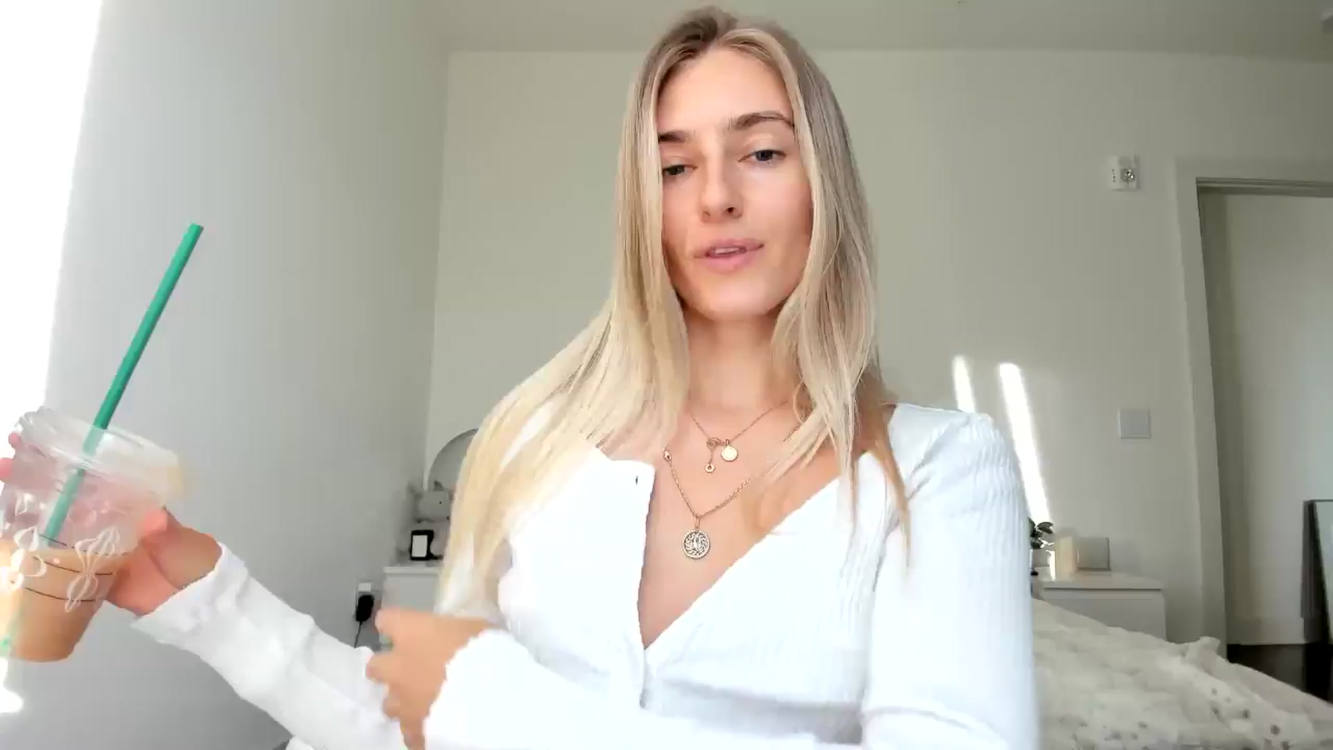 Gallery image thumbnail from Vodka_Queen's myfreecams stream on, 12/18/2024, 01:04 image 1 of 20