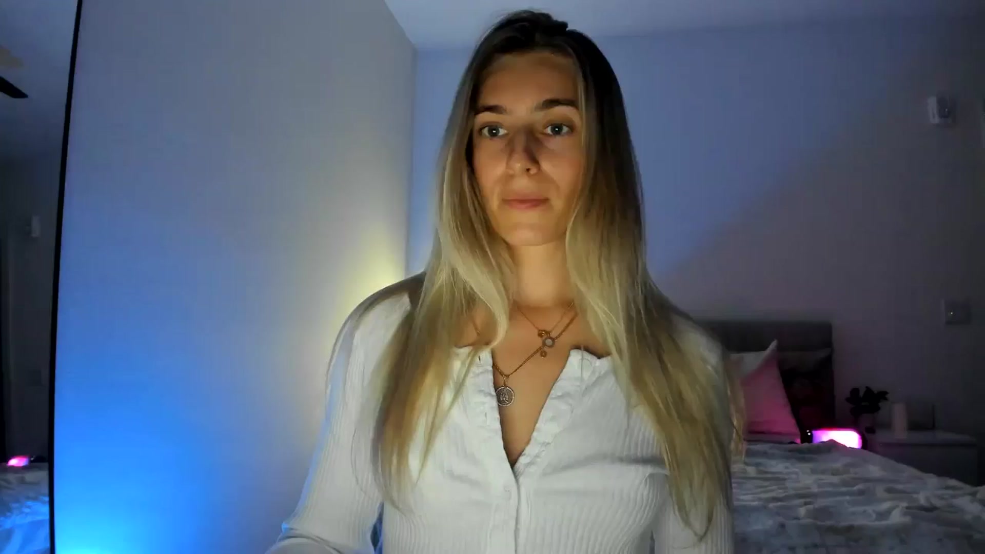 Gallery image thumbnail from Vodka_Queen's myfreecams stream on, 12/18/2024, 05:23 image 1 of 20