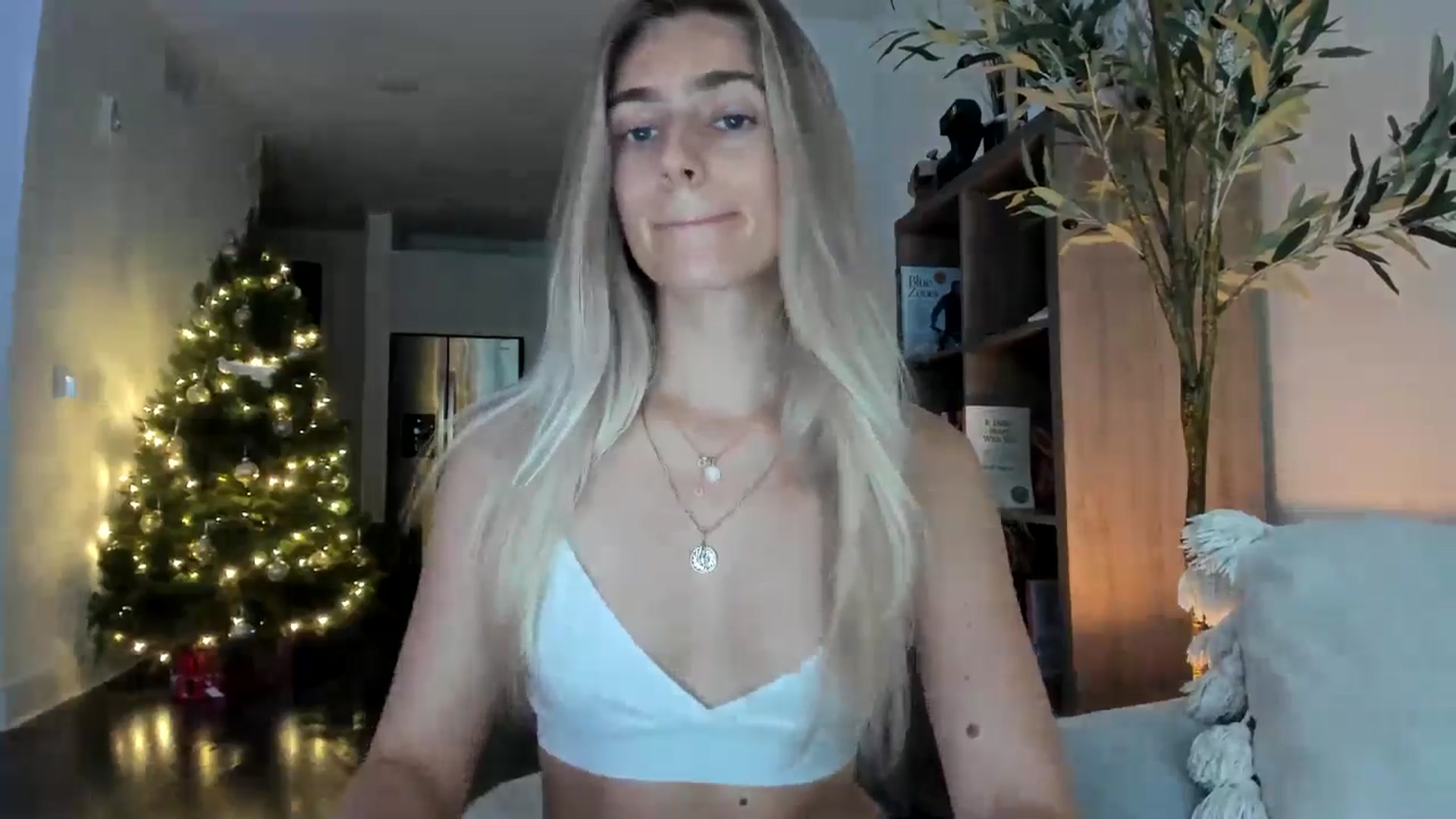 Gallery image thumbnail from Vodka_Queen's myfreecams stream on, 12/24/2024, 21:30 image 10 of 20