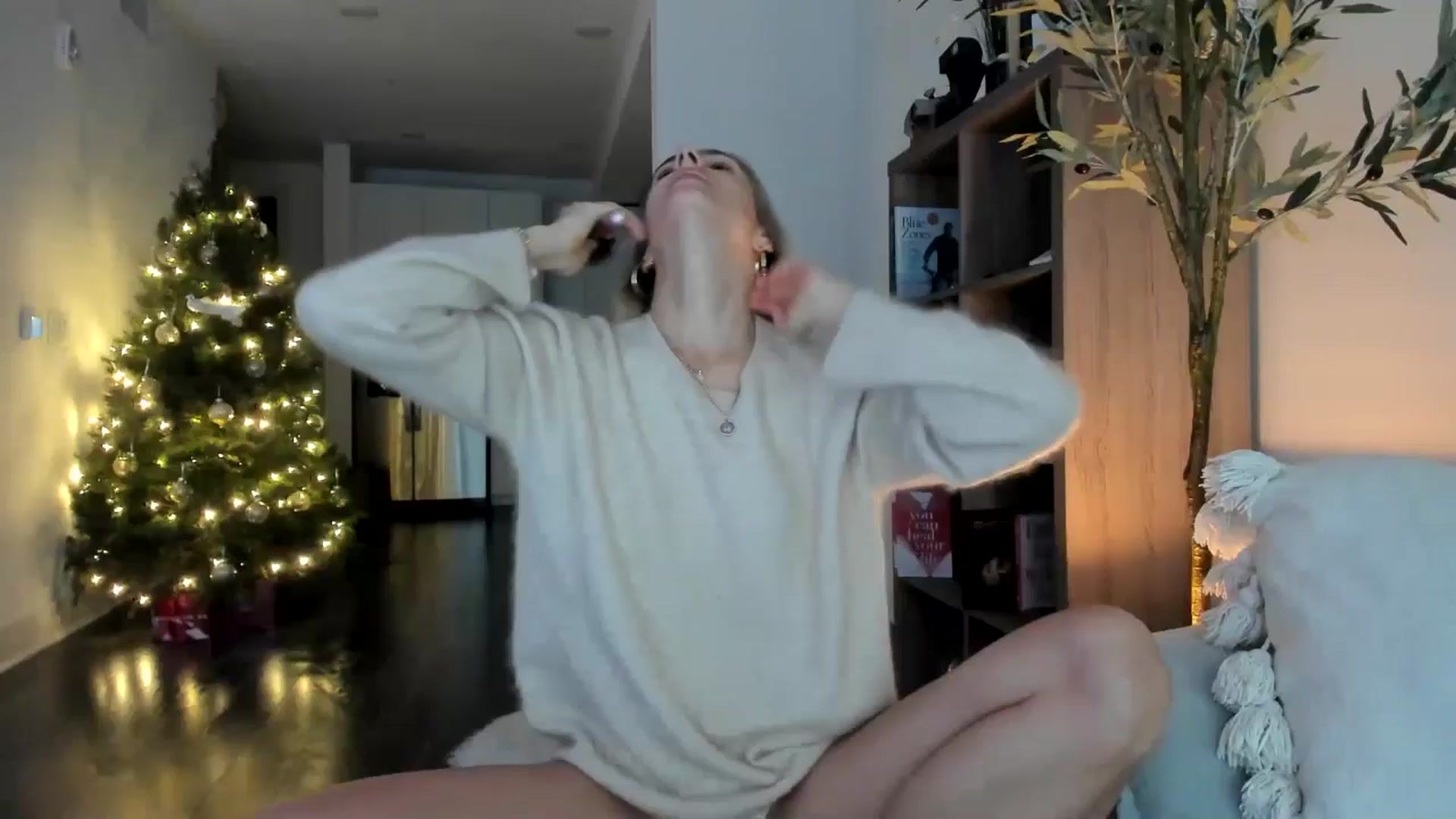 Gallery image thumbnail from Vodka_Queen's myfreecams stream on, 12/24/2024, 21:30 image 1 of 20