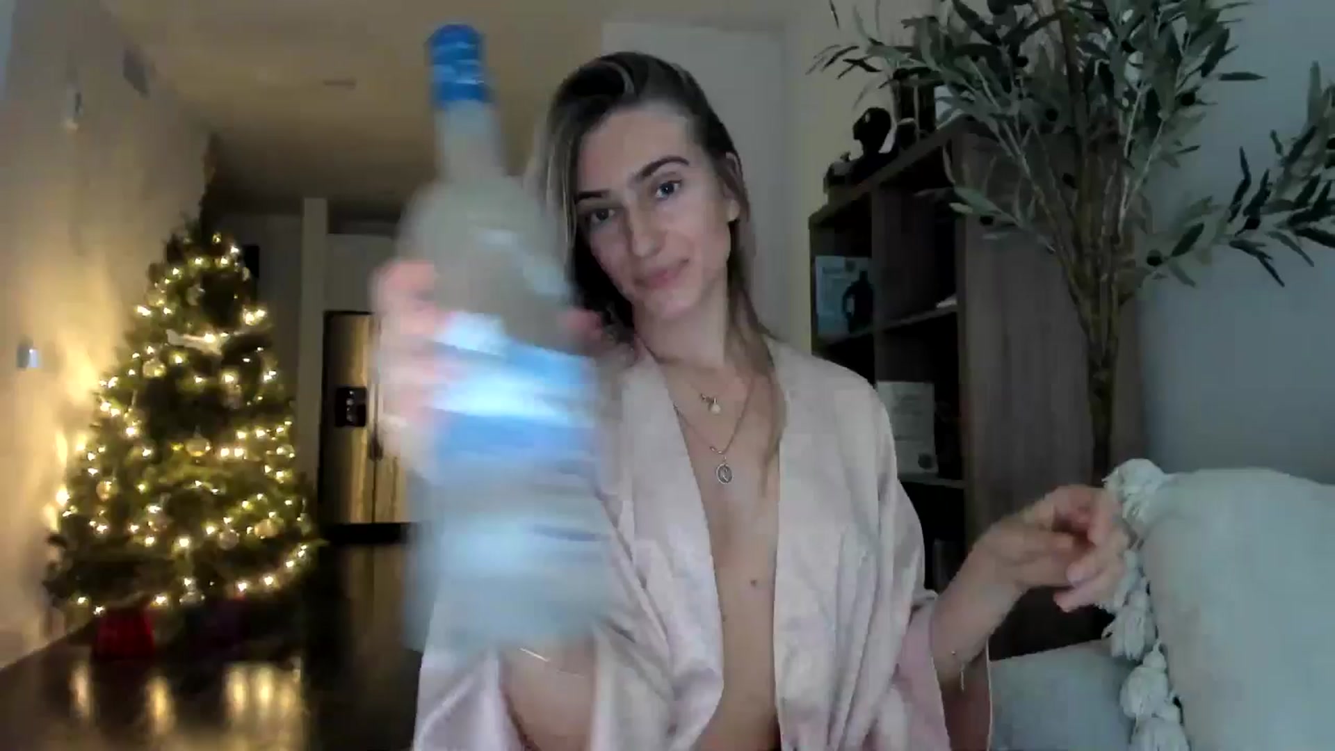 Gallery image thumbnail from Vodka_Queen's myfreecams stream on, 12/28/2024, 01:57 image 9 of 20