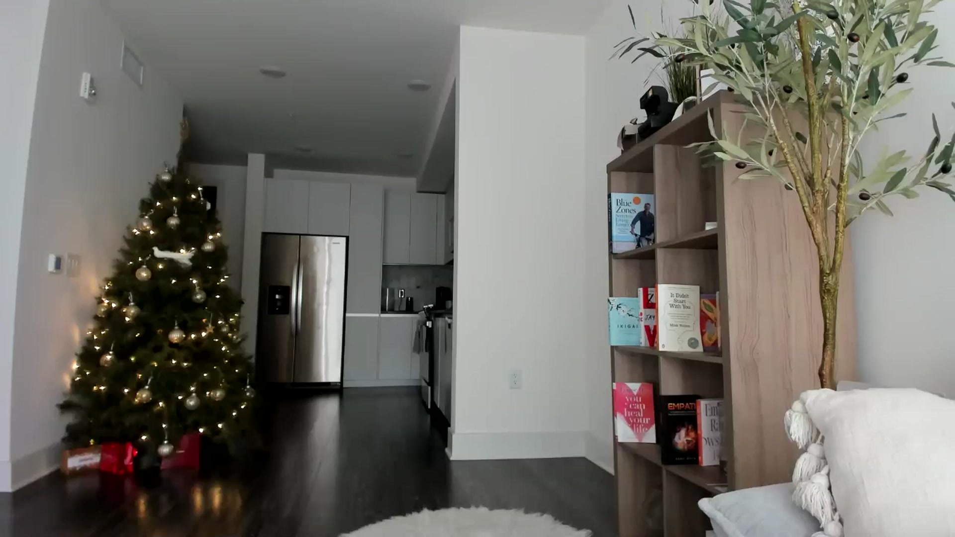 Gallery image thumbnail from Vodka_Queen's myfreecams stream on, 01/02/2025, 22:49 image 15 of 20