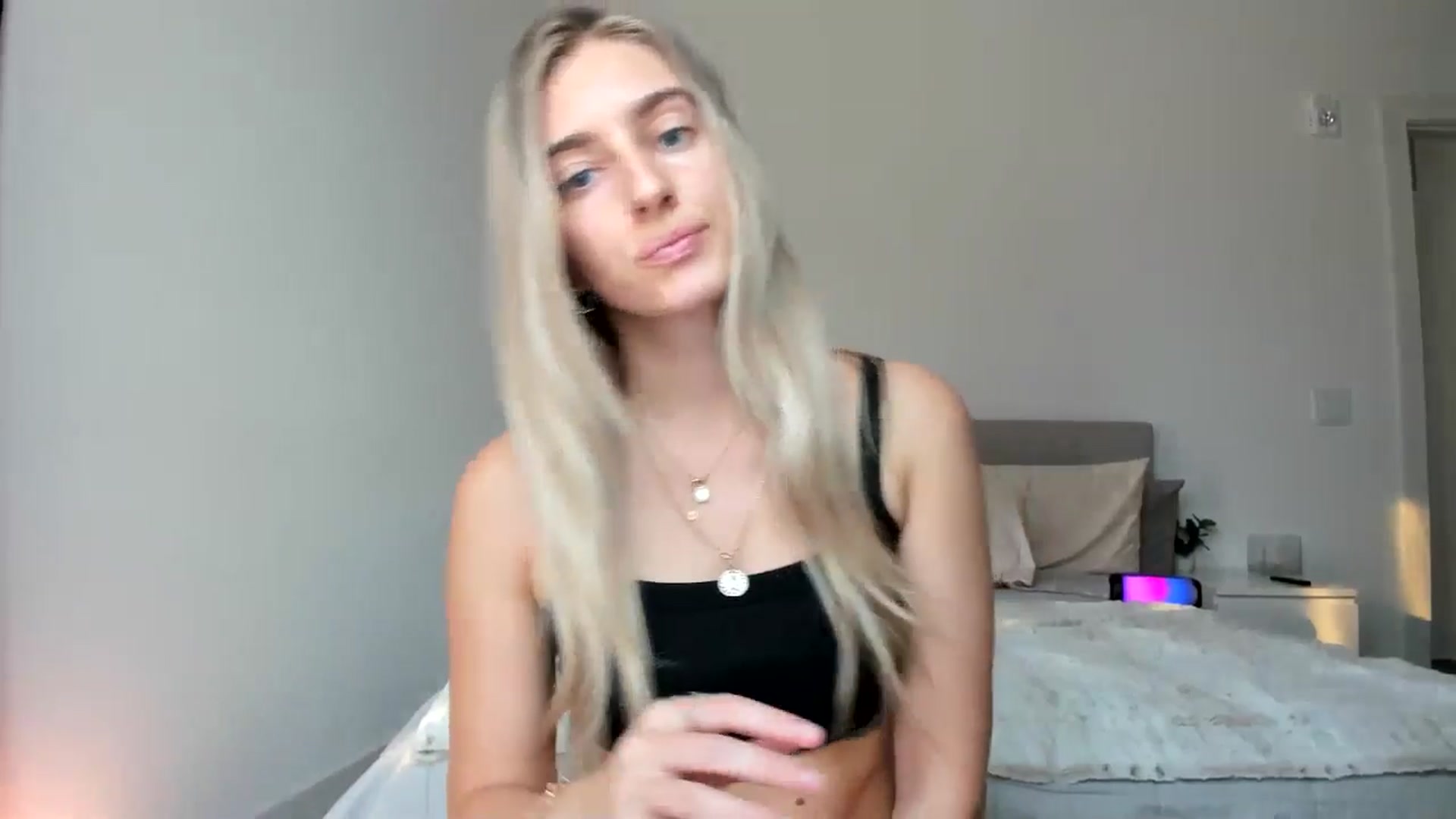 Gallery image thumbnail from Vodka_Queen's myfreecams stream on, 01/08/2025, 23:06 image 7 of 20