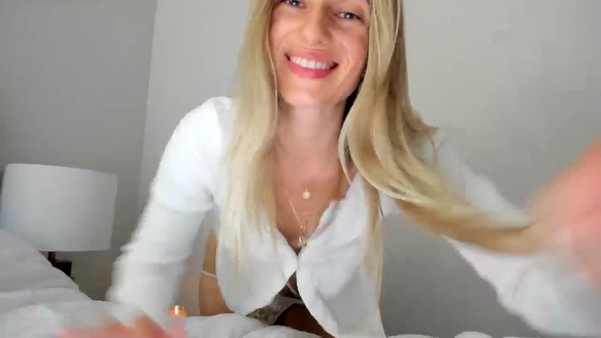 Gallery image thumbnail from Vodka_Queen's myfreecams stream on, 01/14/2025, 05:59 image 15 of 20