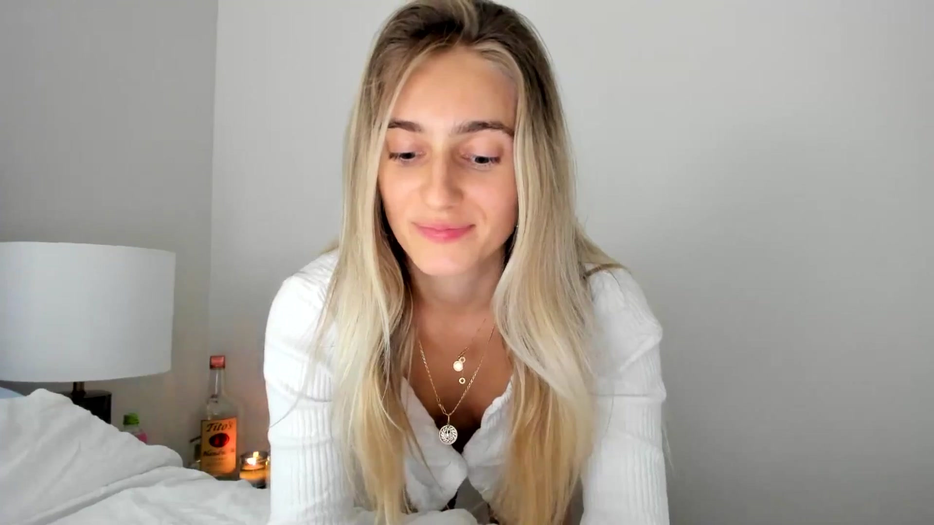 Gallery image thumbnail from Vodka_Queen's myfreecams stream on, 01/14/2025, 09:37 image 15 of 20